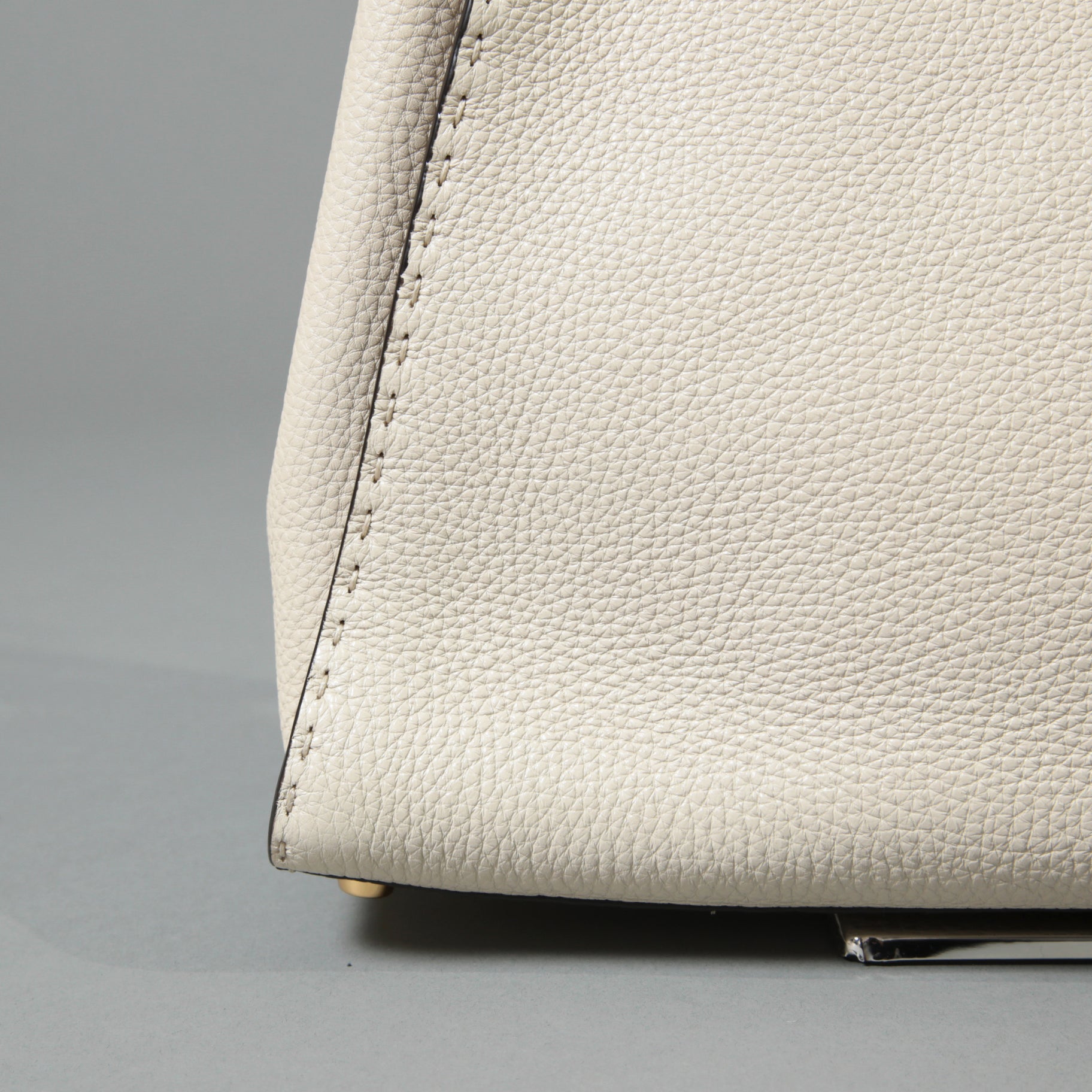 FENDI フェンディ / 美品 selleriaセレリア ピーカブー ミディアム  / カーフレザー / スカーフ付き / クリーム x グレー x ピンク x ゴールド（金具）