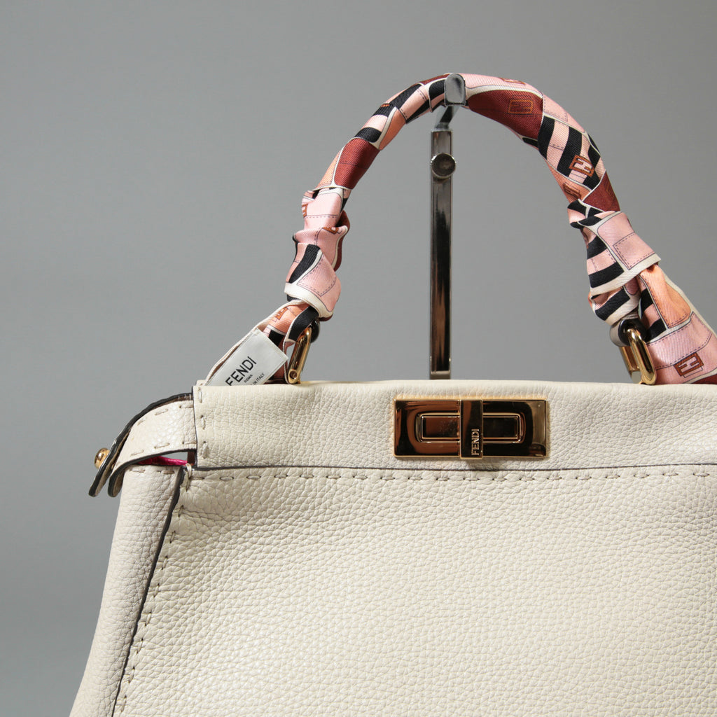 FENDI フェンディ / 美品 selleriaセレリア ピーカブー ミディアム  / カーフレザー / スカーフ付き / クリーム x グレー x ピンク x ゴールド（金具）
