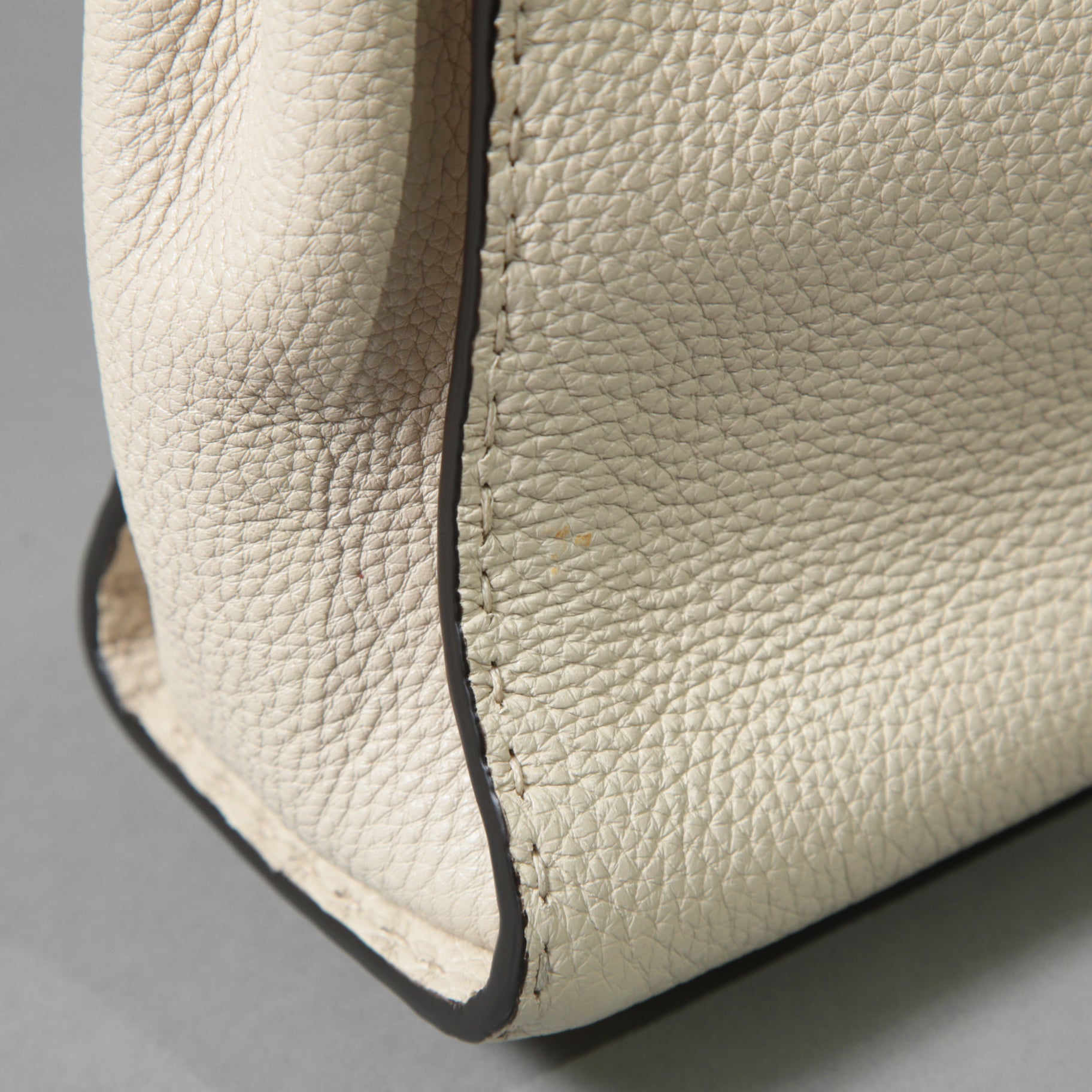 FENDI フェンディ / selleriaセレリア ピーカブー ミディアム  / カーフレザー / スカーフ付き / クリーム x グレー x ピンク x ゴールド（金具）