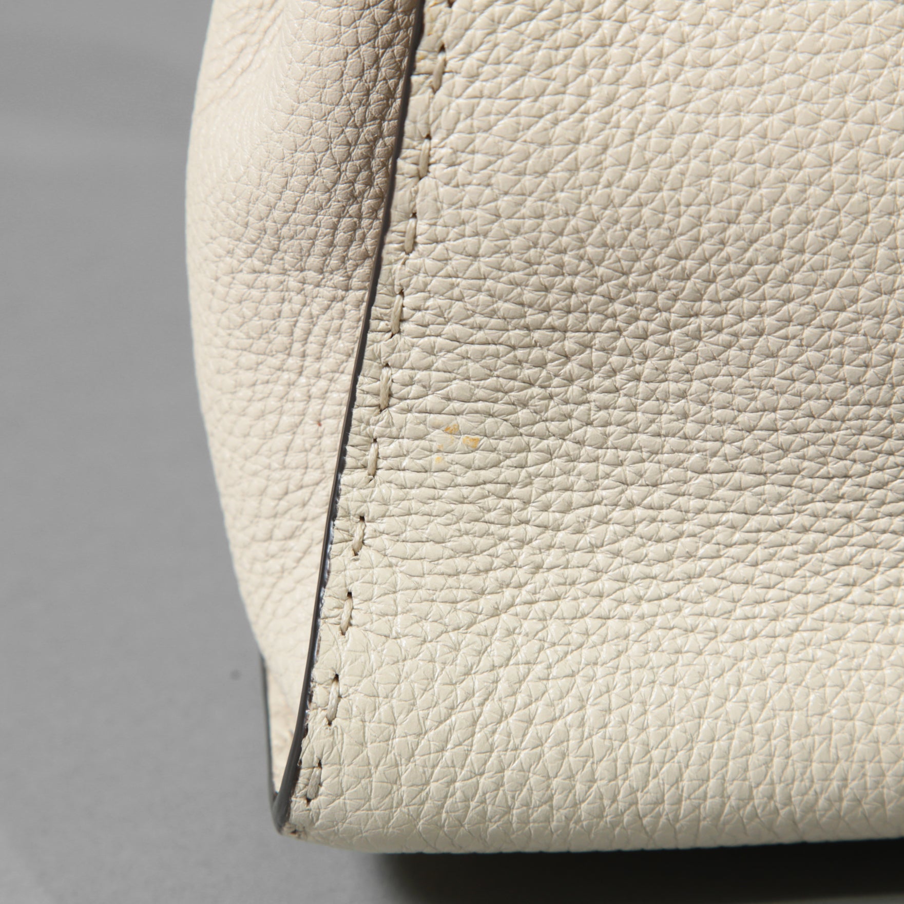 FENDI フェンディ / selleriaセレリア ピーカブー ミディアム  / カーフレザー / スカーフ付き / クリーム x グレー x ピンク x ゴールド（金具）