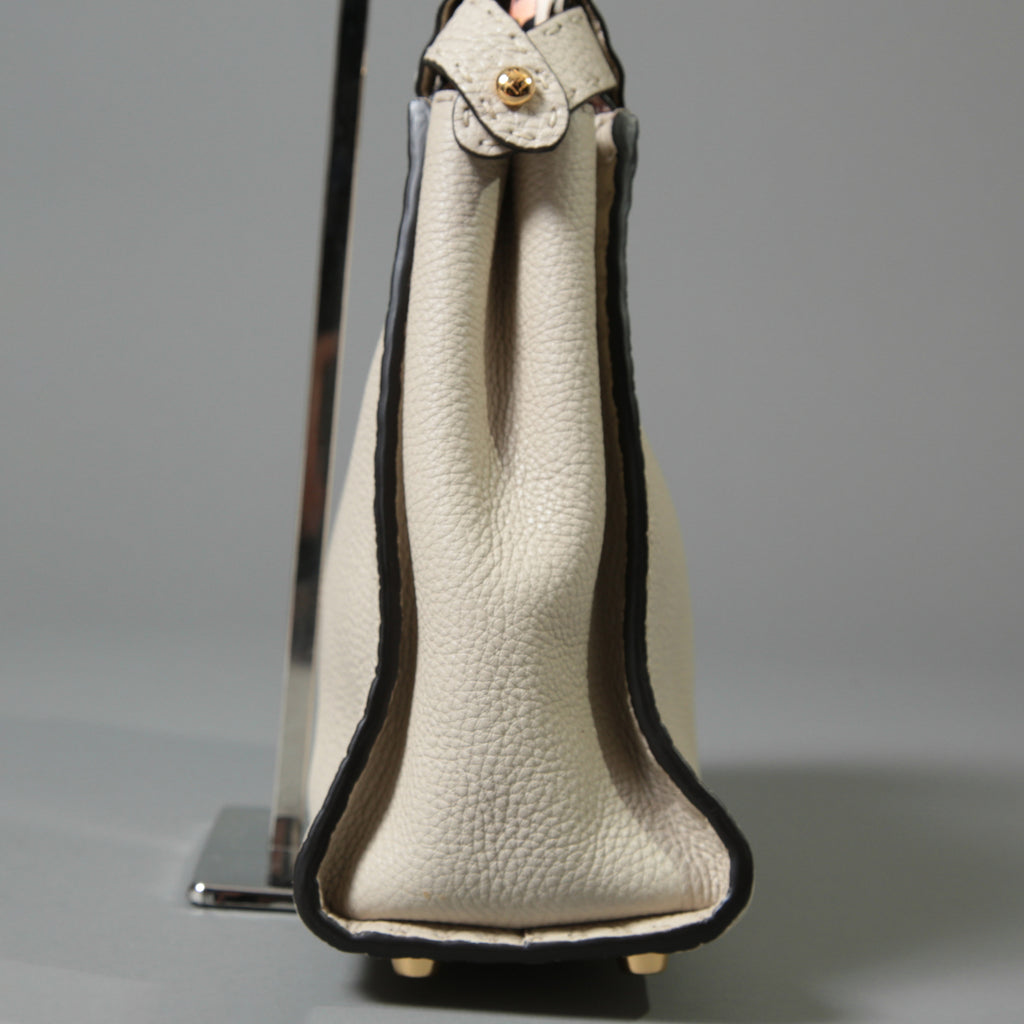 FENDI フェンディ / 美品 selleriaセレリア ピーカブー ミディアム  / カーフレザー / スカーフ付き / クリーム x グレー x ピンク x ゴールド（金具）