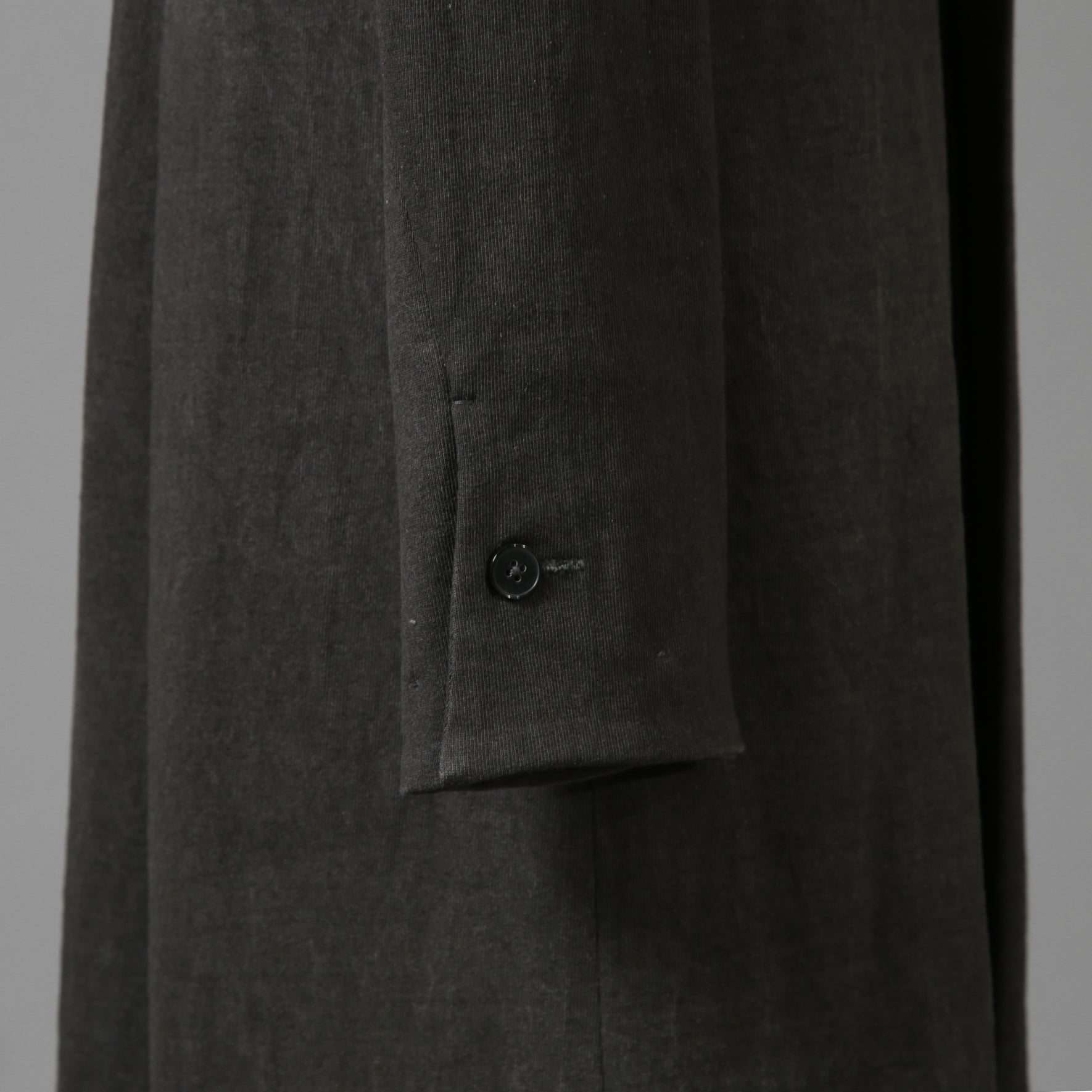 m.a + エムエークロス / 24SS 美品 チェスターコート / コットン ミディアム ジャージ / J120/VL-MJP1 / size 48 (CARBON) maurizio amadei ロングジャケット