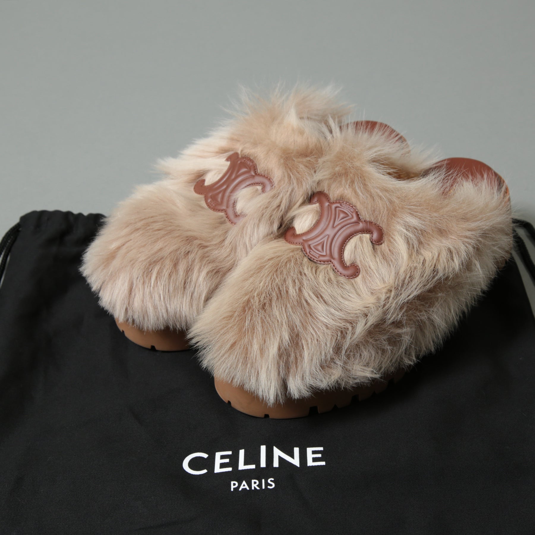 CELINE セリーヌ / 美品 エディ期 CELINE SLIDES TRIOMPHE IN SHEARLING トリオンフ ファー×レザー サボ / 厚底 ミュール / size 36 (ベージュ×ブラウン)レディース