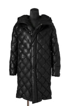 希少 新品 イサムカタヤマ バックラッシュ / HOODED DOWN COAT / KANGAROO + POLISH WHITE GOOSE / size XL (BLACK) レザー ダウン コート