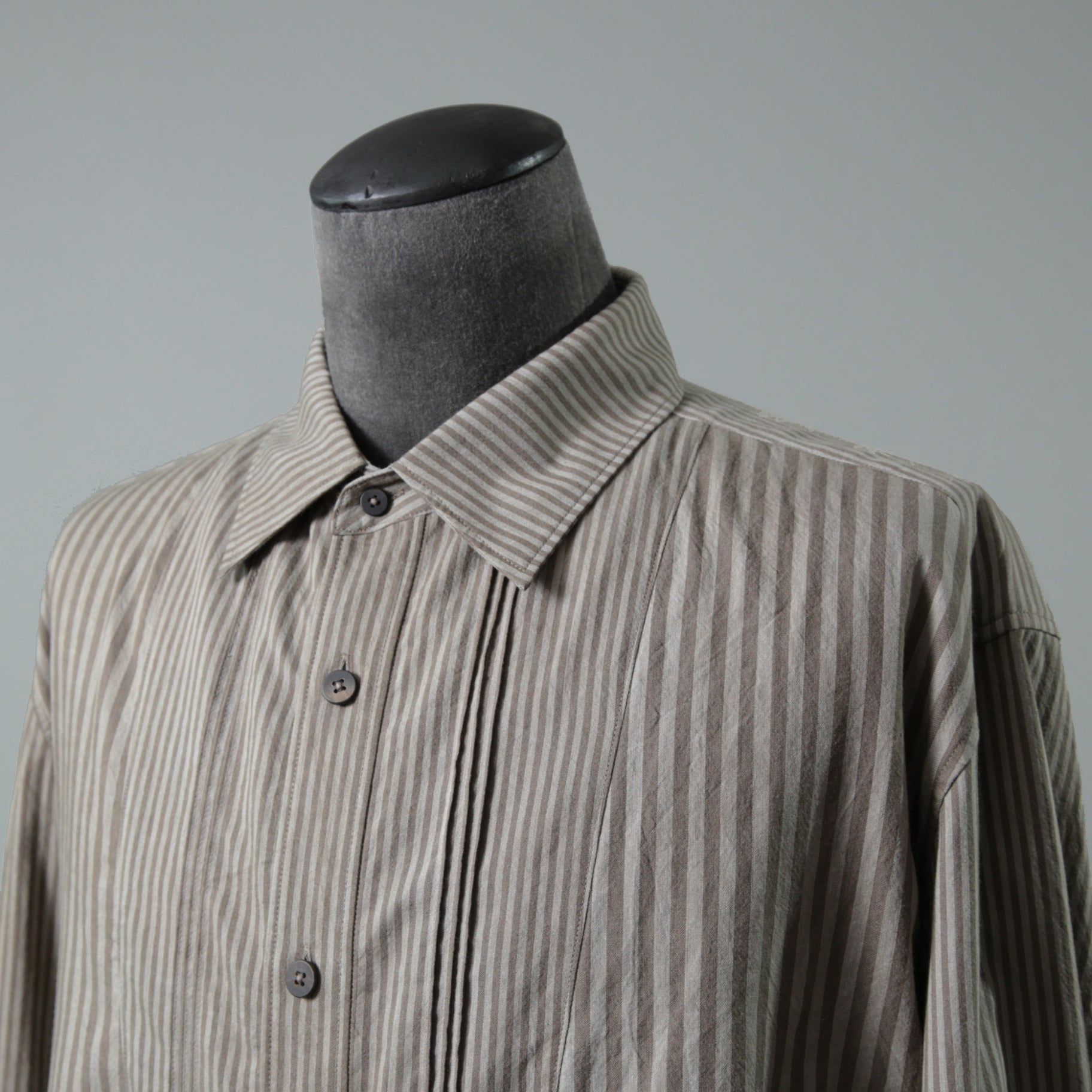 ZIGGY CHEN ジギーチェン / 24AW 美品 Pleated Stripe Shirt / 長袖シャツ/ 0M2430717 / size 44 (GRAY）
