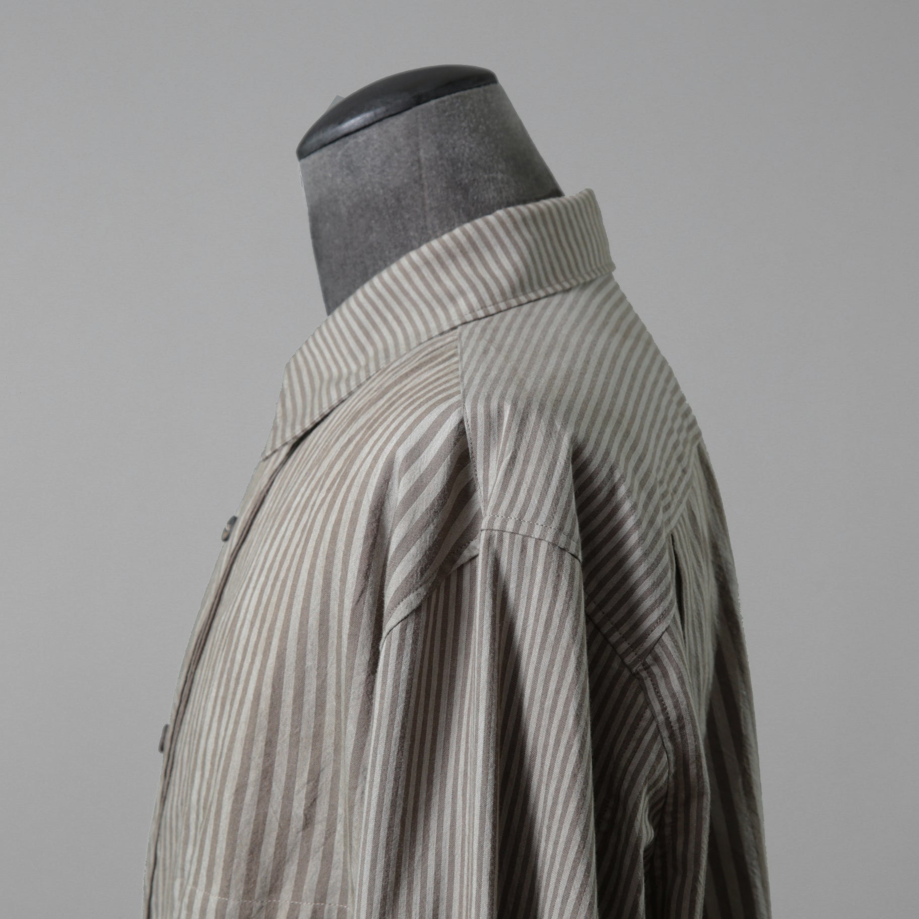 ZIGGY CHEN ジギーチェン / 24AW 美品 Pleated Stripe Shirt / 長袖シャツ/ 0M2430717 / size 44 (GRAY）