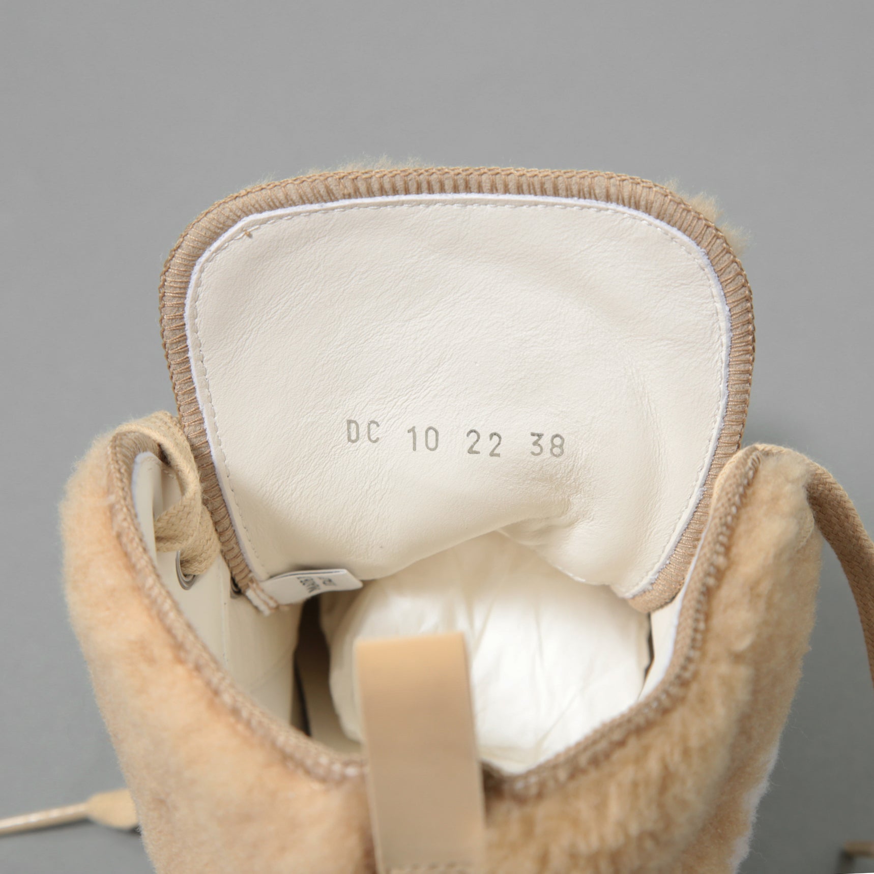 DIOR ディオール × ERL / 23SS ラビットモチーフ シアリング ボア ハイトップ スニーカー B23 / size 38 (BEIGE) シューズ