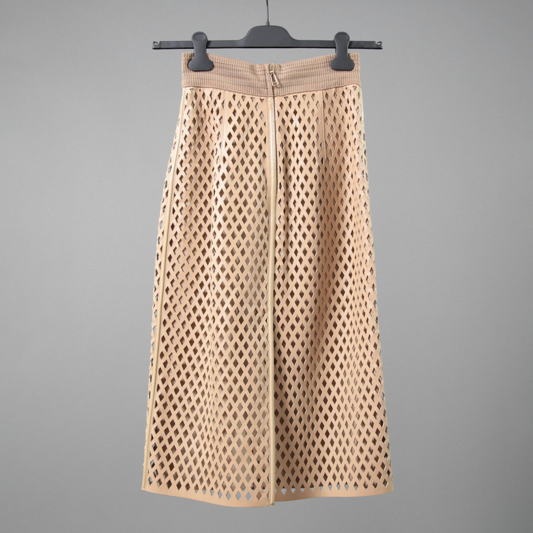 FENDI フェンディ / 19SS ラムレザー パンチング加工 ペンシル スカート / FPD887 A8GP / size 38 (BEIGE)