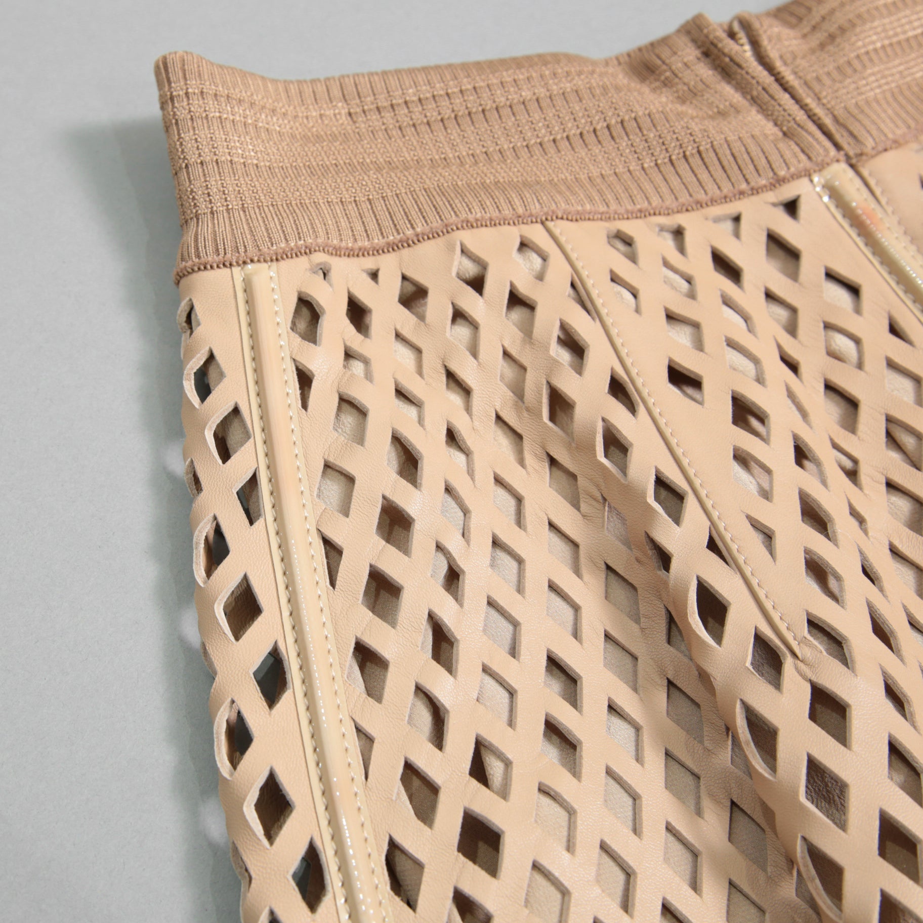 FENDI フェンディ / 19SS ラムレザー パンチング加工 ペンシル スカート / FPD887 A8GP / size 38 (BEIGE)