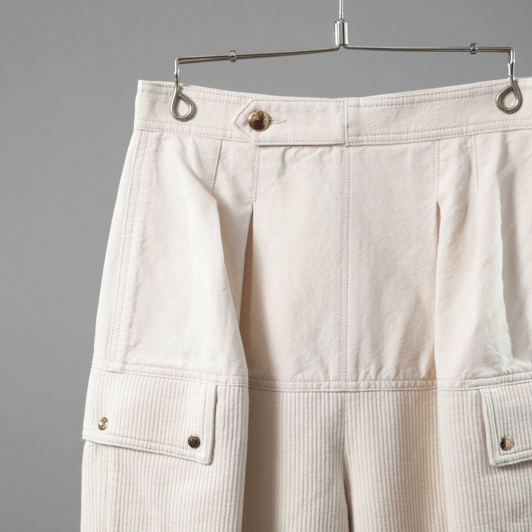 Louis Vuitton ルイヴィトン / 22SS 美品コーデュロイ カーゴ トラウザーズ / RW222J DA8 FNPA15 / size 36 (IVORY WHITE x GOLD)