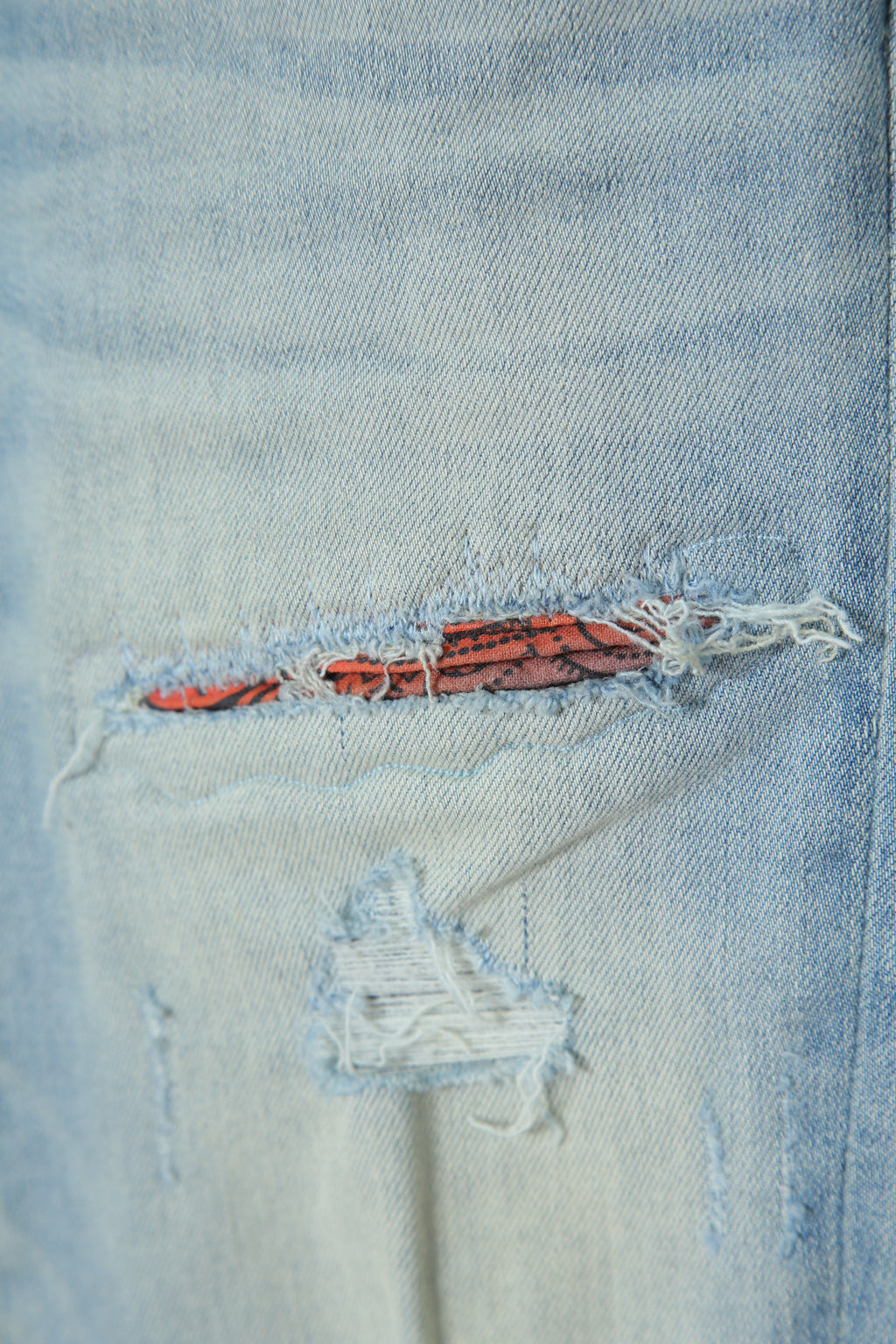 美品 AMIRI アミリ / MX1 バンダナ 蛇腹 リペア加工 ストレッチ デニム スキニー パンツ / size 28 (XS) LIGHT INDIGO