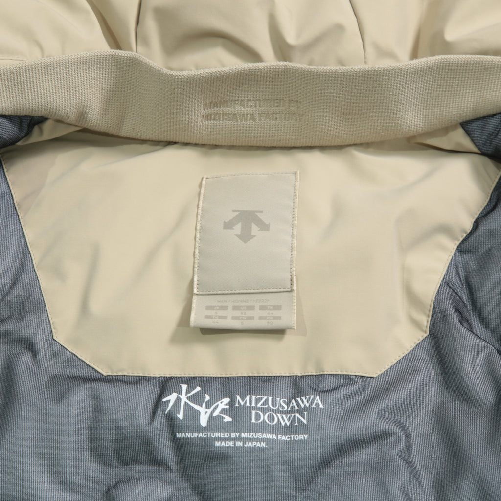 DESCENTE デサント オルテライン / 水沢ダウン MIZUSAWA INVISIBLE DOWN JACKET “INV-06“ / ダウンジャケット / size S (ベージュ系)