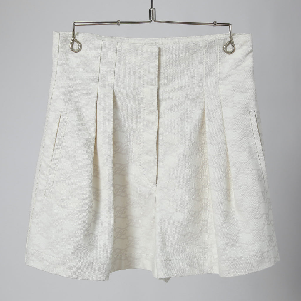 極上美品 FENDI フェンディ / 21SS カーリグラフィー ハイウエスト デニム ショートパンツ タック入り / FLP635 AGUE / size 42 (XL) WHITE