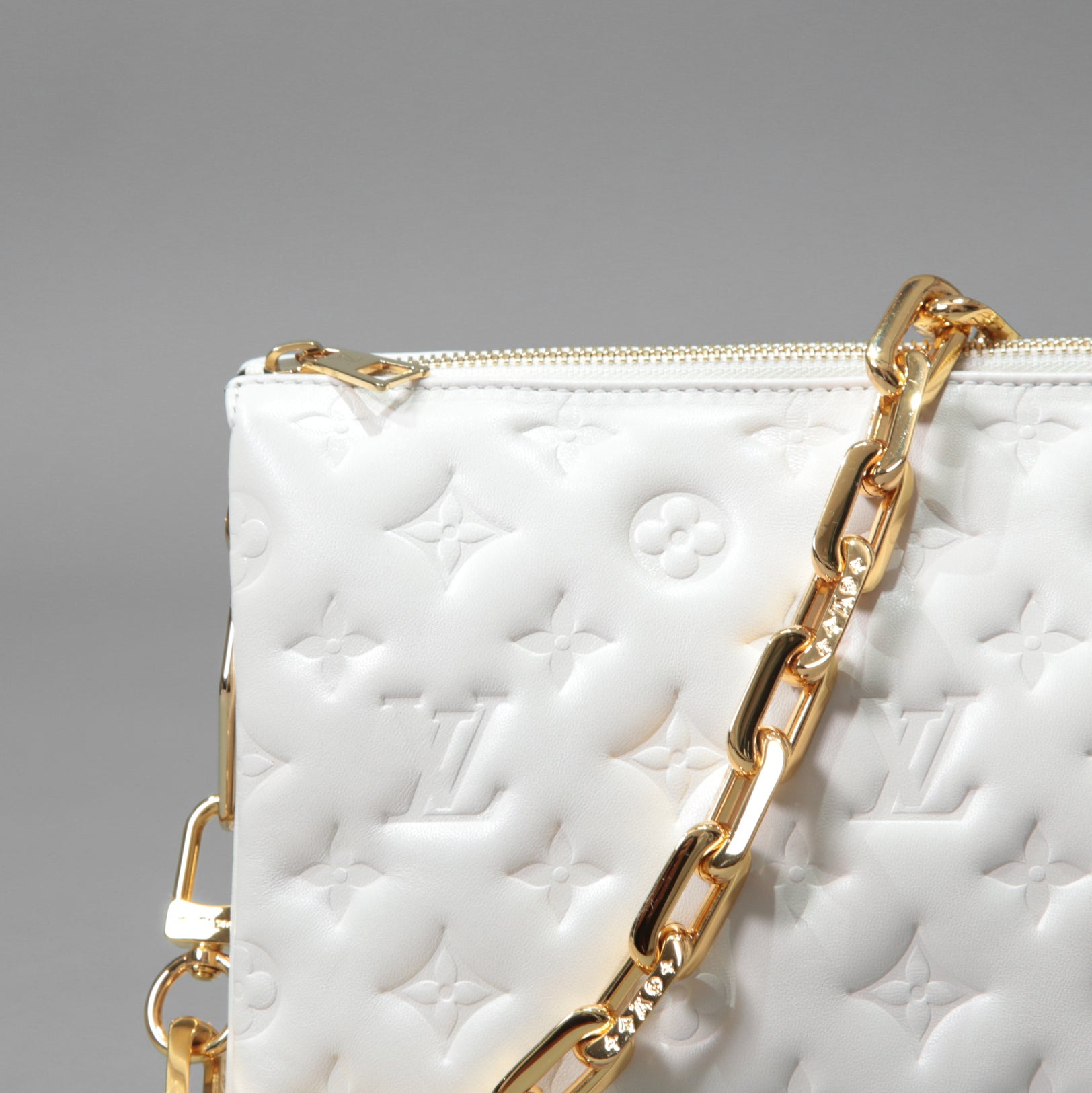 Louis Vuitton ルイヴィトン / 美品 クッサン PM / M21769 / WHITE 白 レザー ショルダーバッグ モノグラム