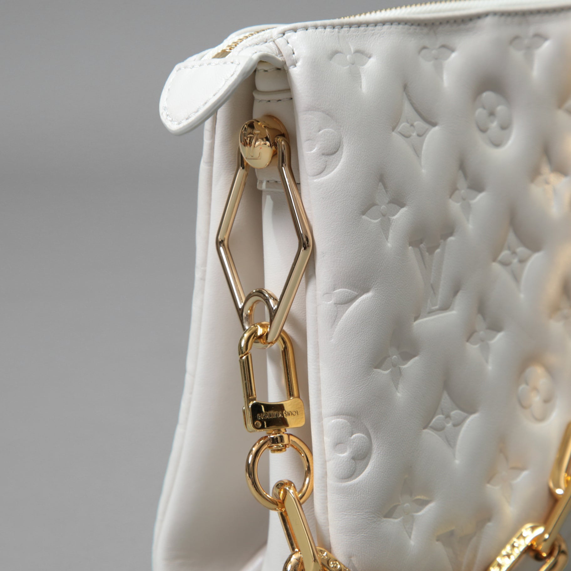 Louis Vuitton ルイヴィトン / 美品 クッサン PM / M21769 / WHITE 白 レザー ショルダーバッグ モノグラム