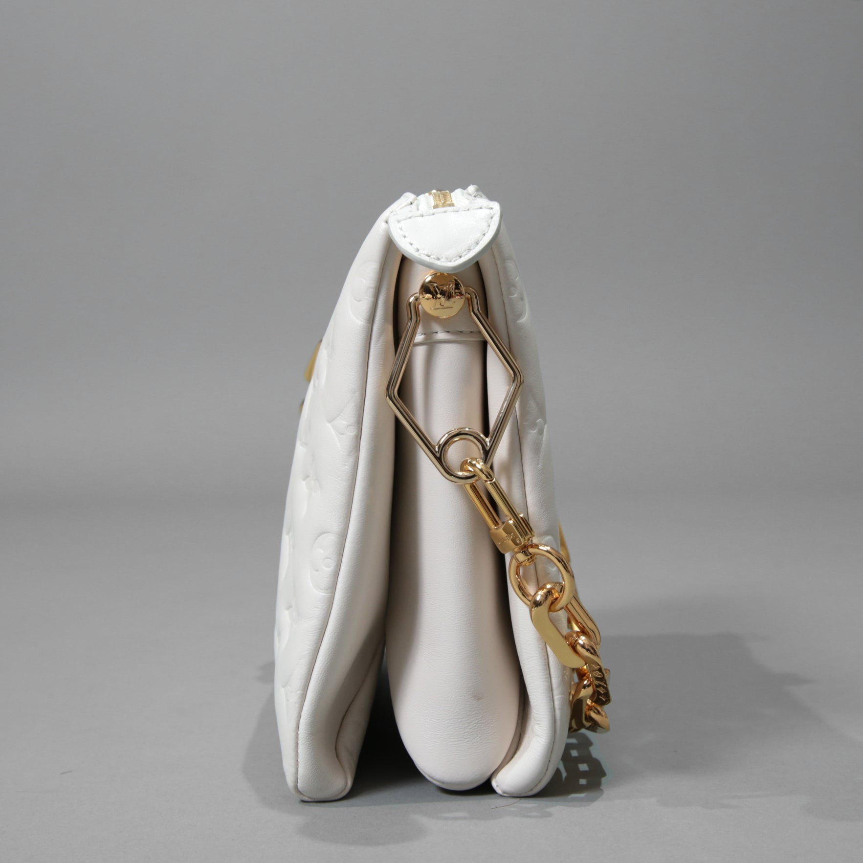 Louis Vuitton ルイヴィトン / 美品 クッサン PM / M21769 / WHITE 白 レザー ショルダーバッグ モノグラム