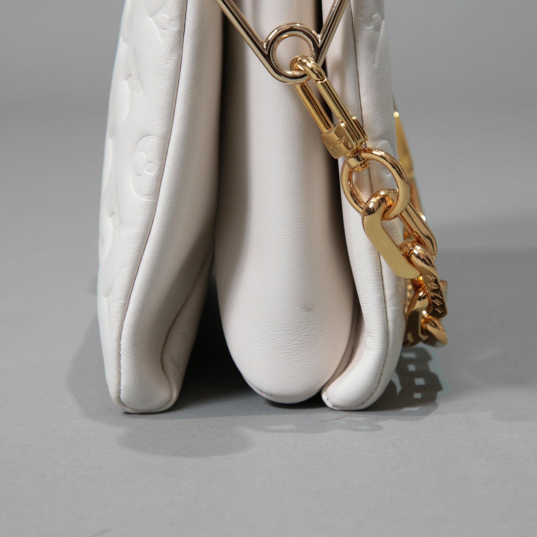 Louis Vuitton ルイヴィトン / 美品 クッサン PM / M21769 / WHITE 白 レザー ショルダーバッグ モノグラム