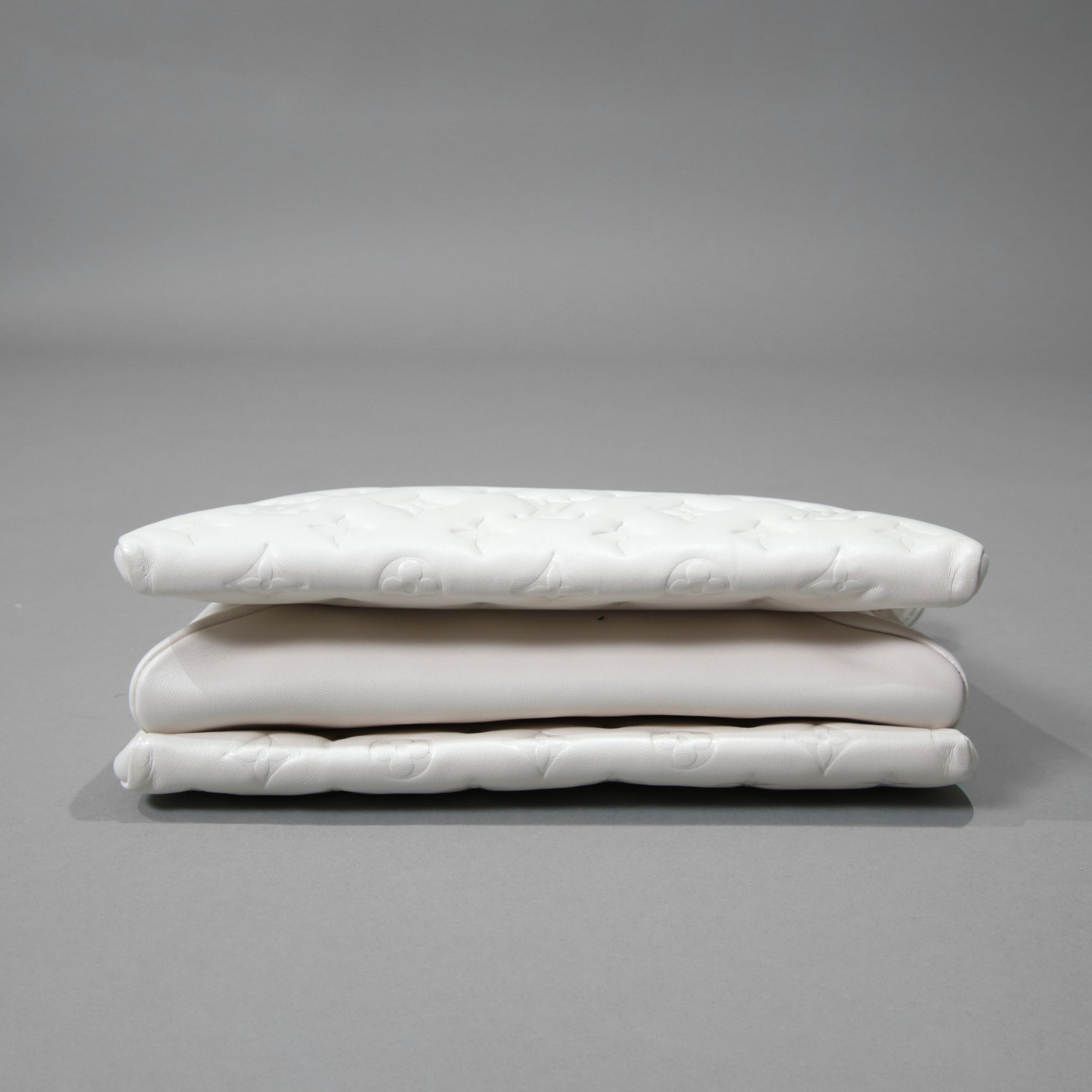 Louis Vuitton ルイヴィトン / 美品 クッサン PM / M21769 / WHITE 白 レザー ショルダーバッグ モノグラム