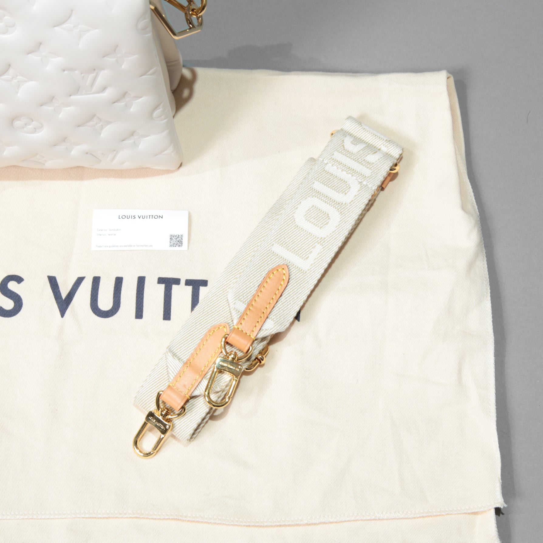 Louis Vuitton ルイヴィトン / 美品 クッサン PM / M21769 / WHITE 白 レザー ショルダーバッグ モノグラム