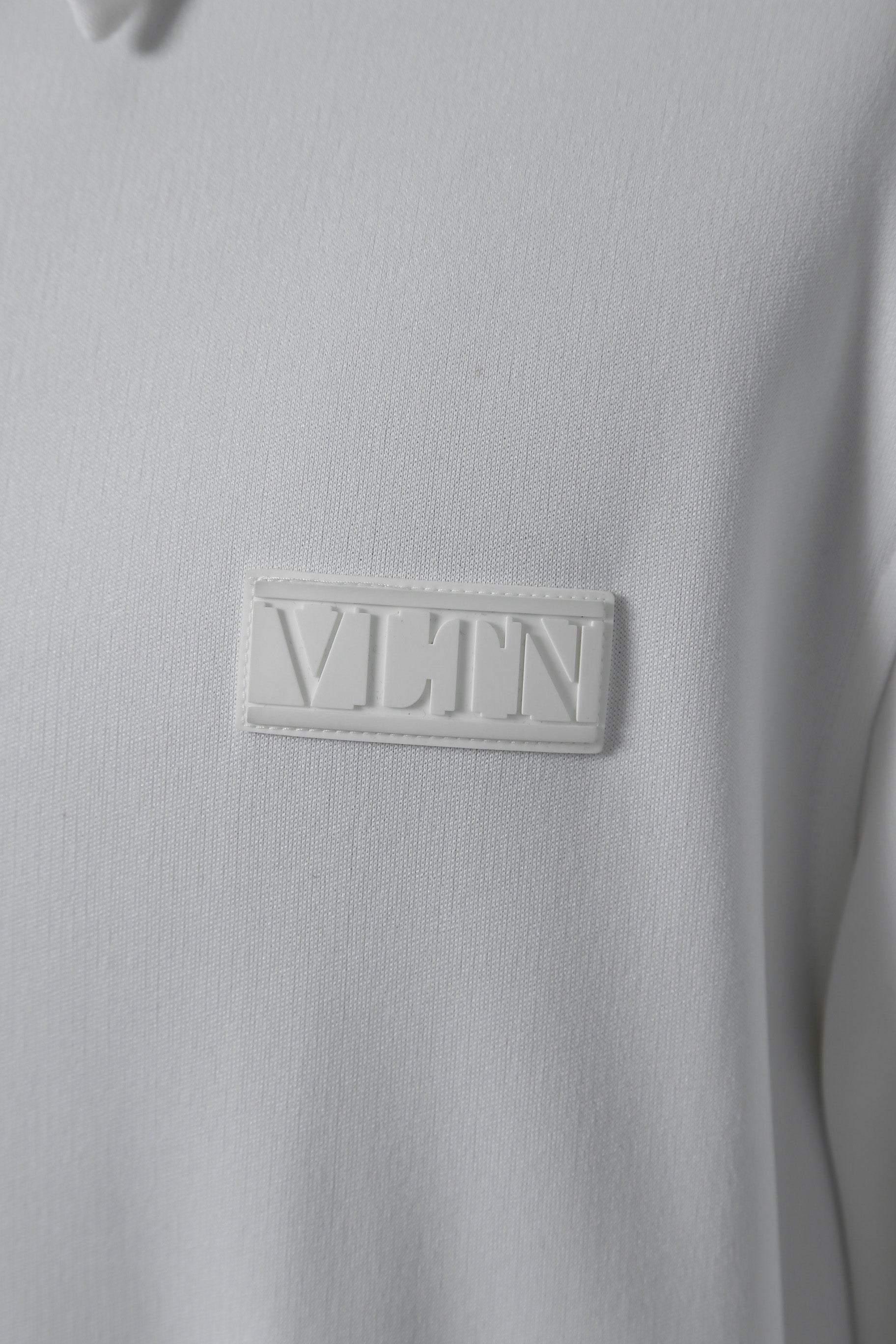 良品 VALENTINO ヴァレンティノ / ラバーロゴ スナップボタン ジャージ 長袖シャツ / ルーズフィット / WV3CIK057G0 / size 44 (WHITE)