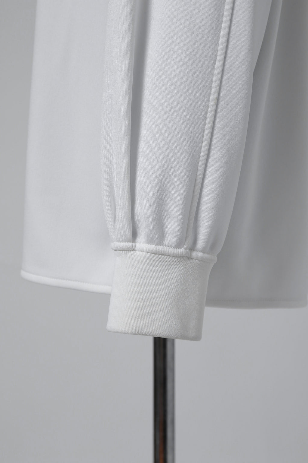 良品 VALENTINO ヴァレンティノ / ラバーロゴ スナップボタン ジャージ 長袖シャツ / ルーズフィット / WV3CIK057G0 / size 44 (WHITE)