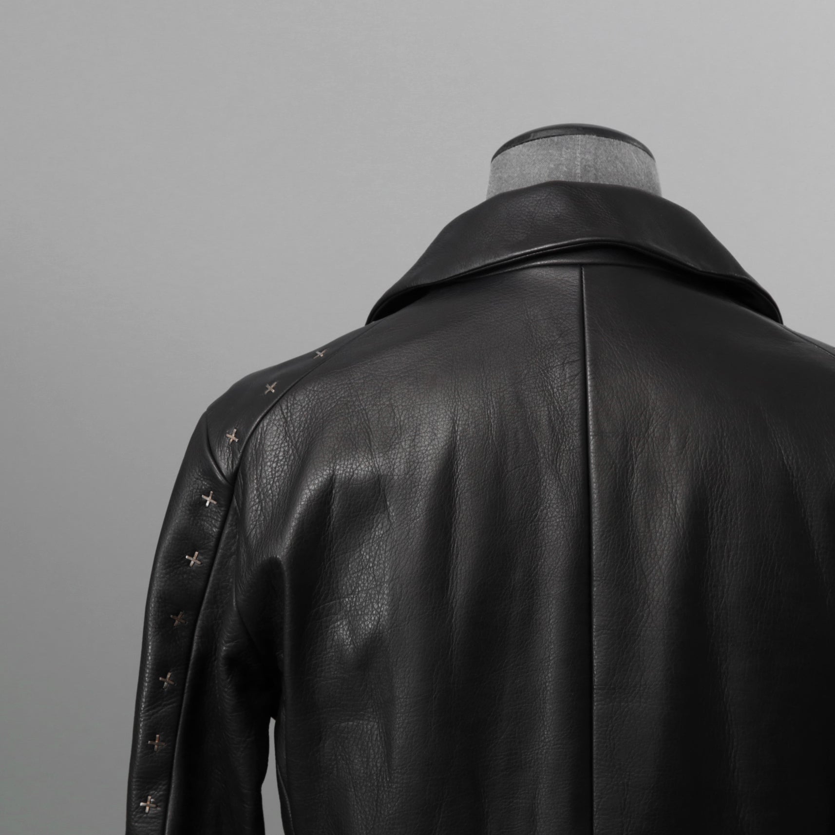 m.a+ エムエークロス / 23SS 美品 Silver Crosses Sleeve Diagonal Zip Biker Jacket / J1/S+/SY1.0 / GUIDI CALF / レザー ジャケット / size 48 (BLACK) maurizio amadei