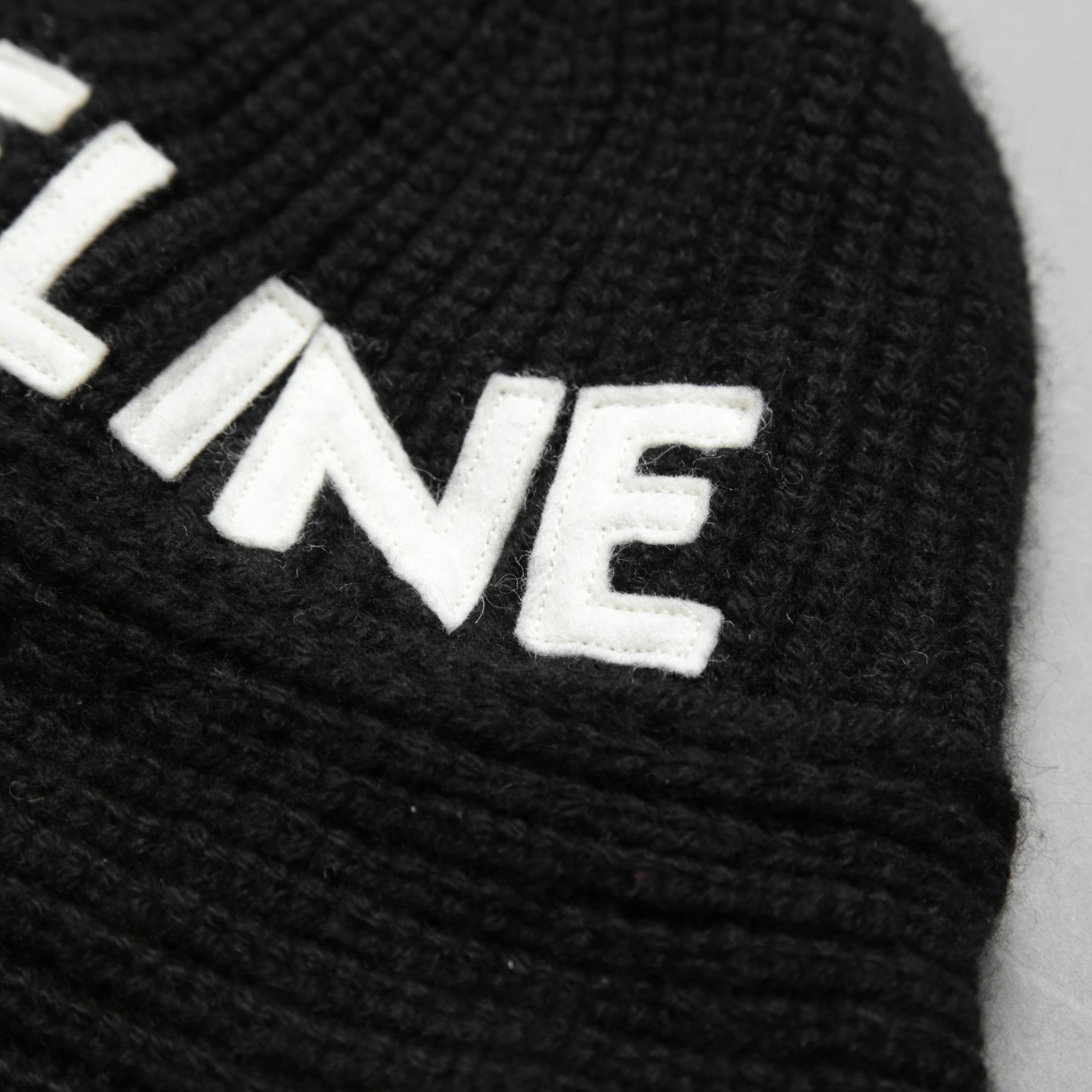 新品 CELINE セリーヌ / シームレス カシミア クロシェハット / バケットハット / 2A47T384D / one size (BLACK)