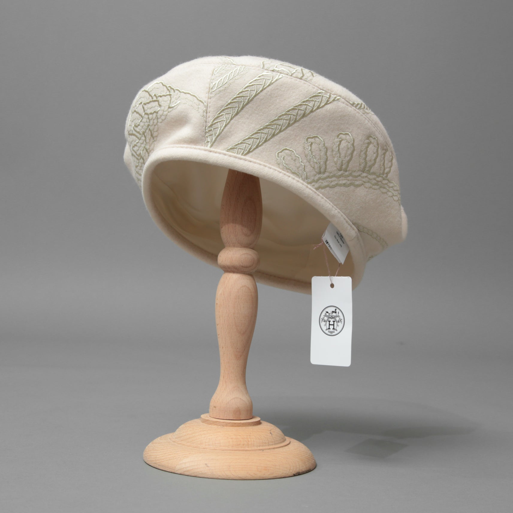 新品 HERMES エルメス / 2023年商品 サントノーレ アン フィネス / ベレー帽 / size 57 (アイボリー)