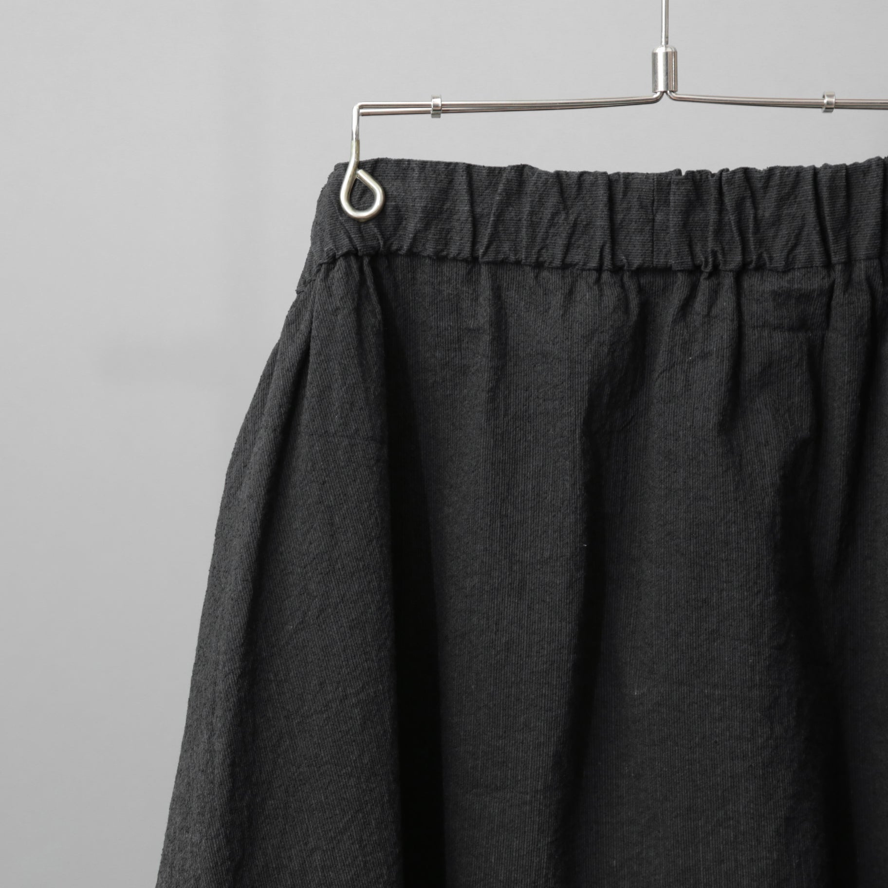 m.a+ エムエークロス / 25SS 美品 vertical pocket elastic waist sarrouel pnats / PU521 CVPS / サルエルパンツ / size 48 (BLACK)
