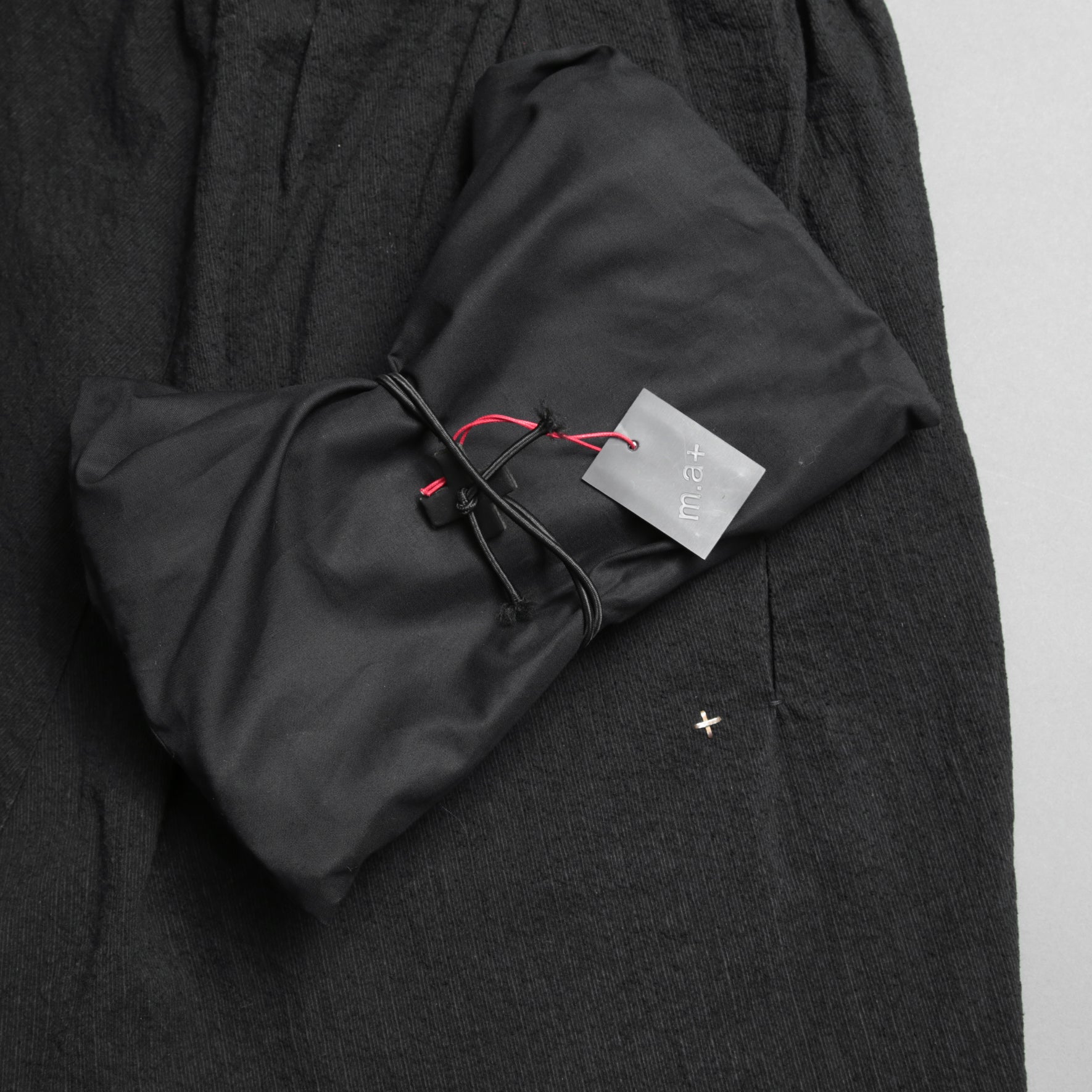 m.a+ エムエークロス / 25SS 美品 vertical pocket elastic waist sarrouel pnats / PU521 CVPS / サルエルパンツ / size 48 (BLACK)