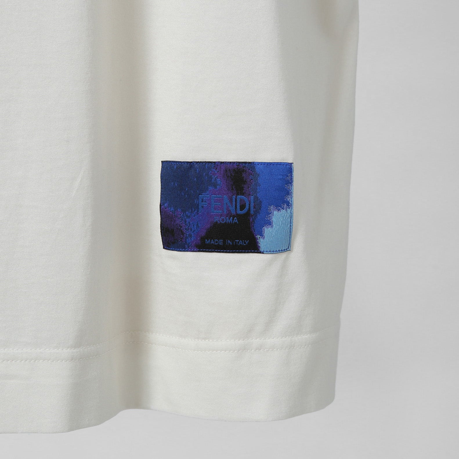 美品 FENDI フェンディ/ 2023年春夏 マルチカラー グラデーション 半袖 Tシャツ / カットソー / FY0936-AN1Z / size M (WHITE x BLUE)