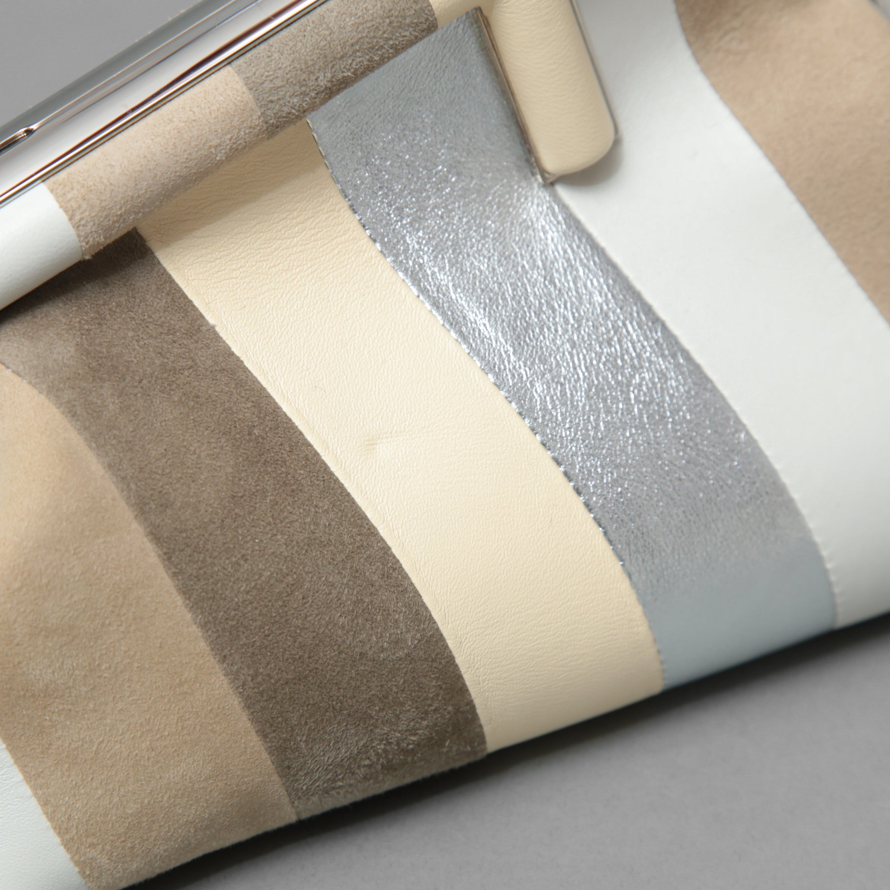 FENDI フェンディ / 22SS 美品 First Smallファースト スモール レザー ショルダーバッグ / スエード ベージュ / 8BP129 AJSB