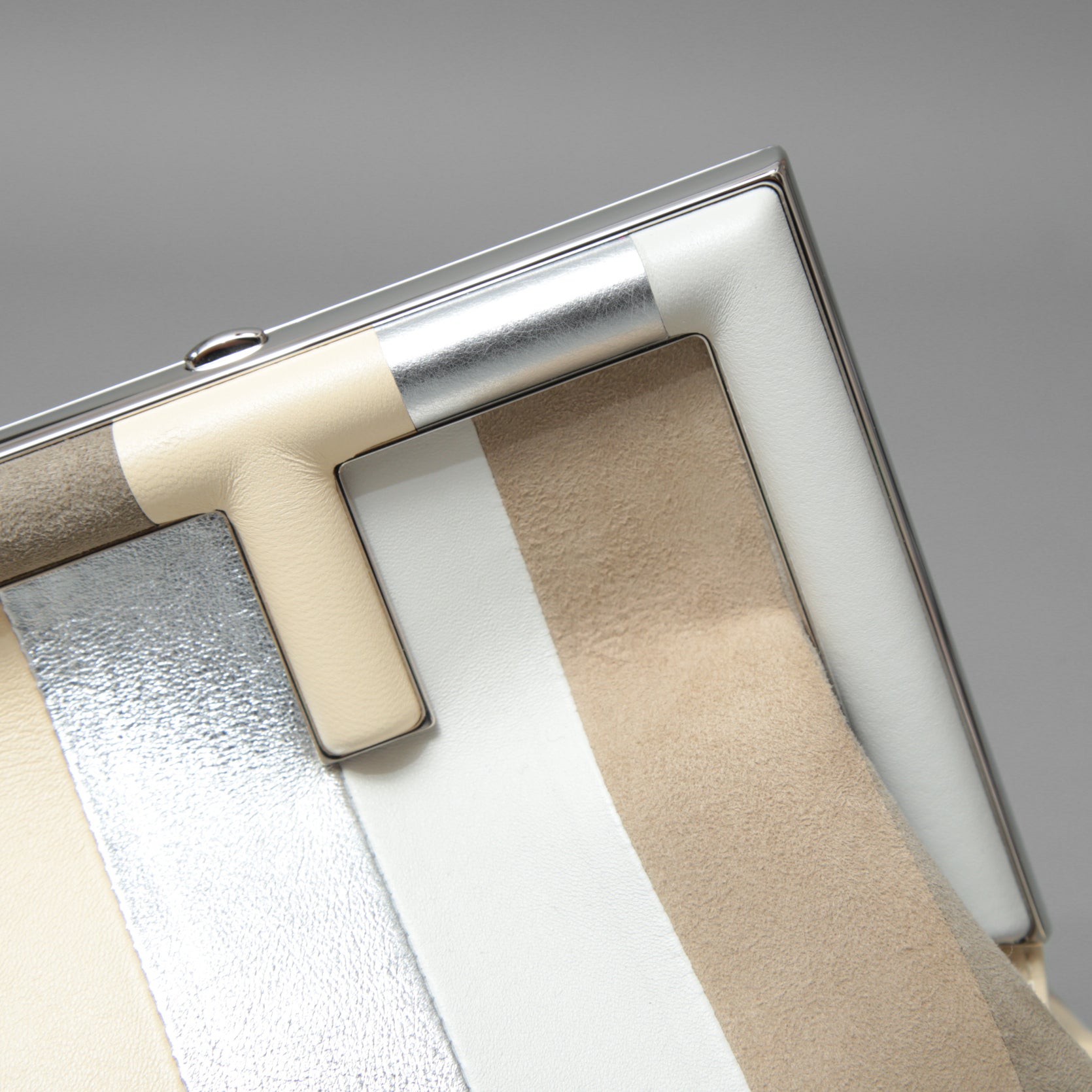 FENDI フェンディ / 22SS 美品 First Smallファースト スモール レザー ショルダーバッグ / スエード ベージュ / 8BP129 AJSB