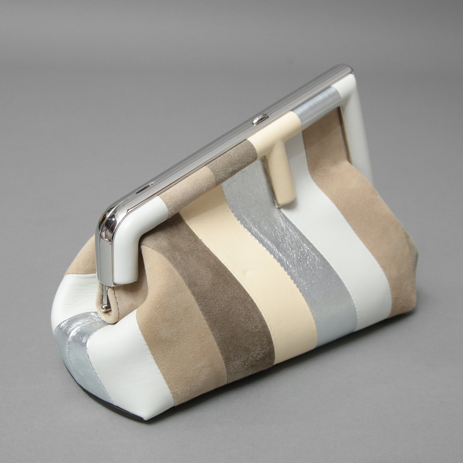 FENDI フェンディ / 22SS 美品 First Smallファースト スモール レザー ショルダーバッグ / スエード ベージュ / 8BP129 AJSB