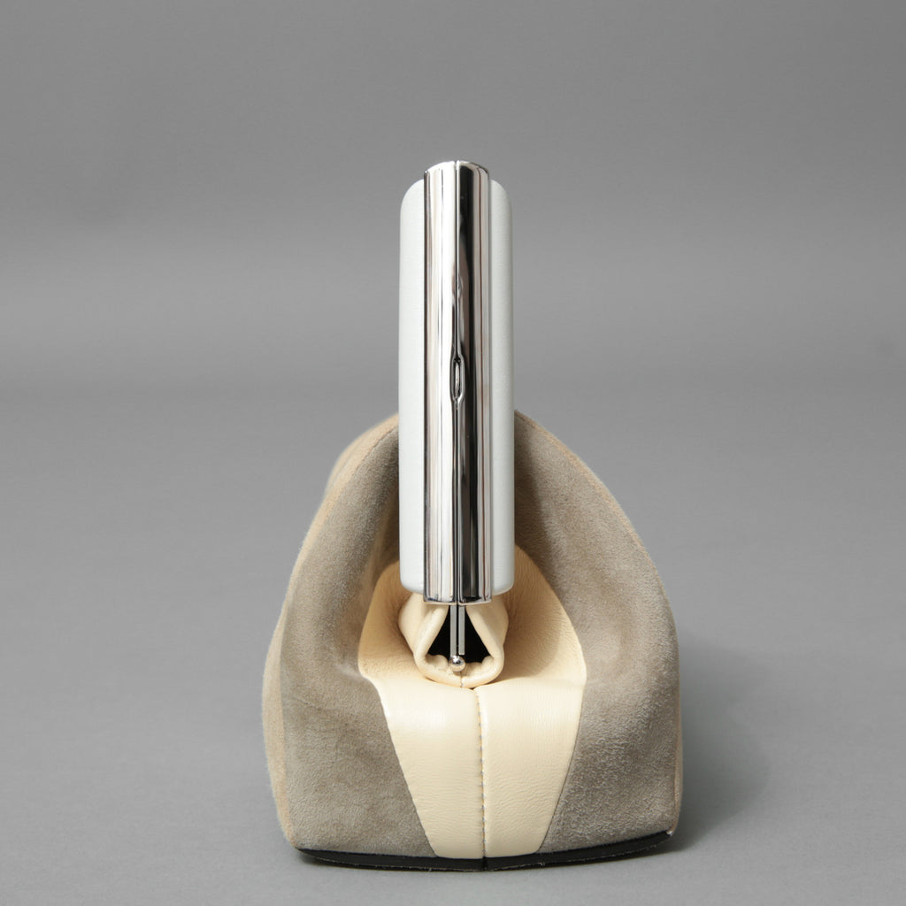 FENDI フェンディ / 22SS 美品 First Smallファースト スモール レザー ショルダーバッグ / スエード ベージュ / 8BP129 AJSB