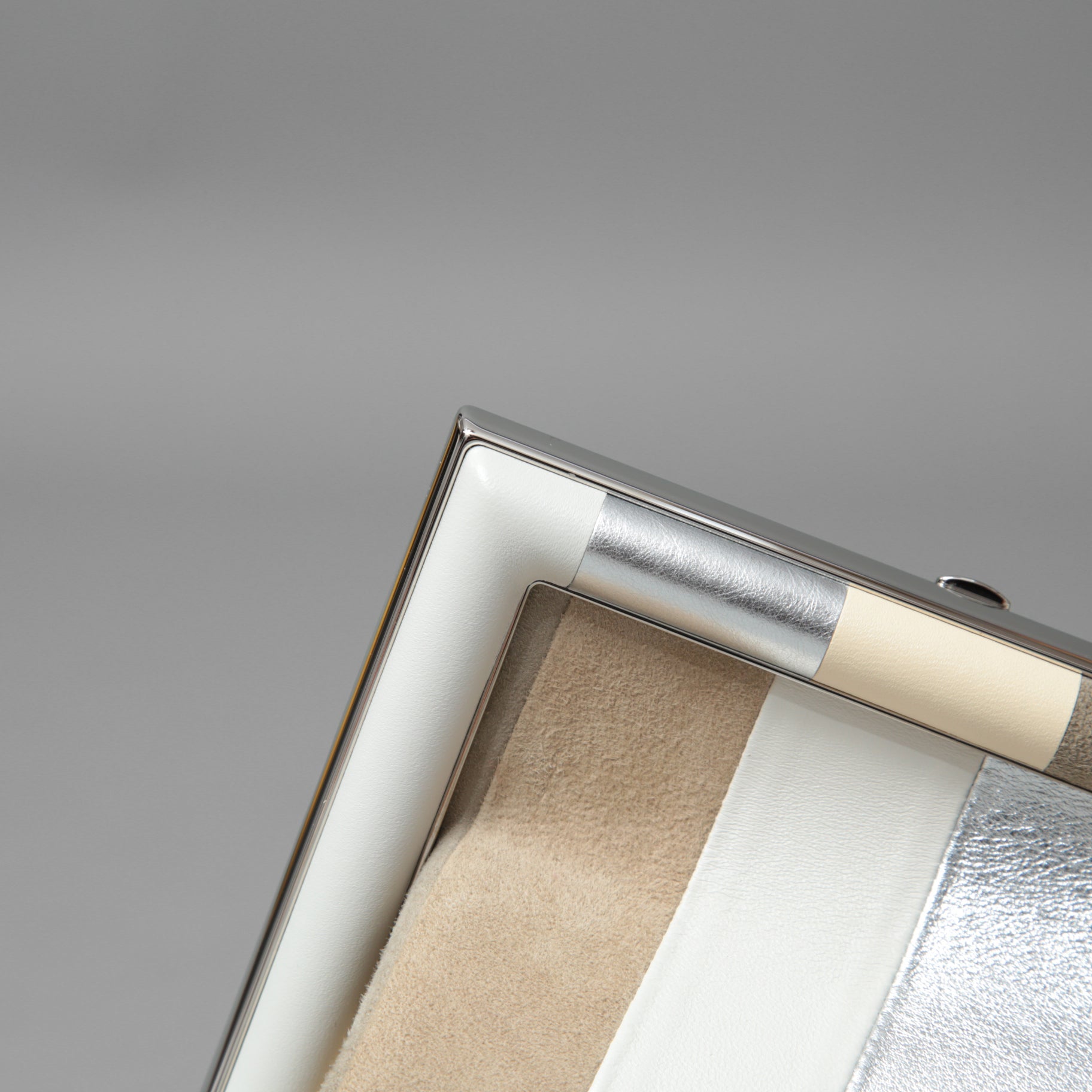 FENDI フェンディ / 22SS 美品 First Smallファースト スモール レザー ショルダーバッグ / スエード ベージュ / 8BP129 AJSB