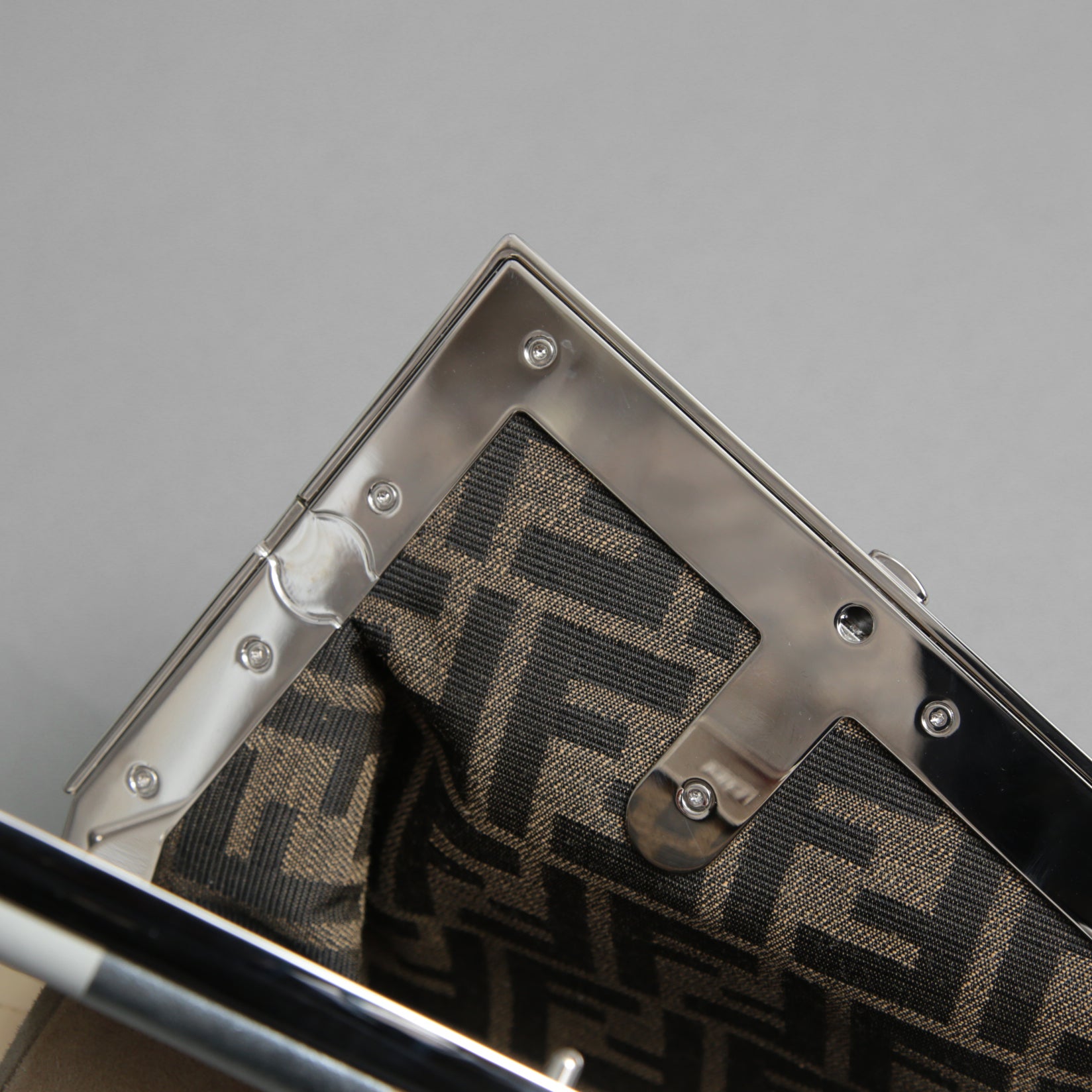 FENDI フェンディ / 22SS 美品 First Smallファースト スモール レザー ショルダーバッグ / スエード ベージュ / 8BP129 AJSB