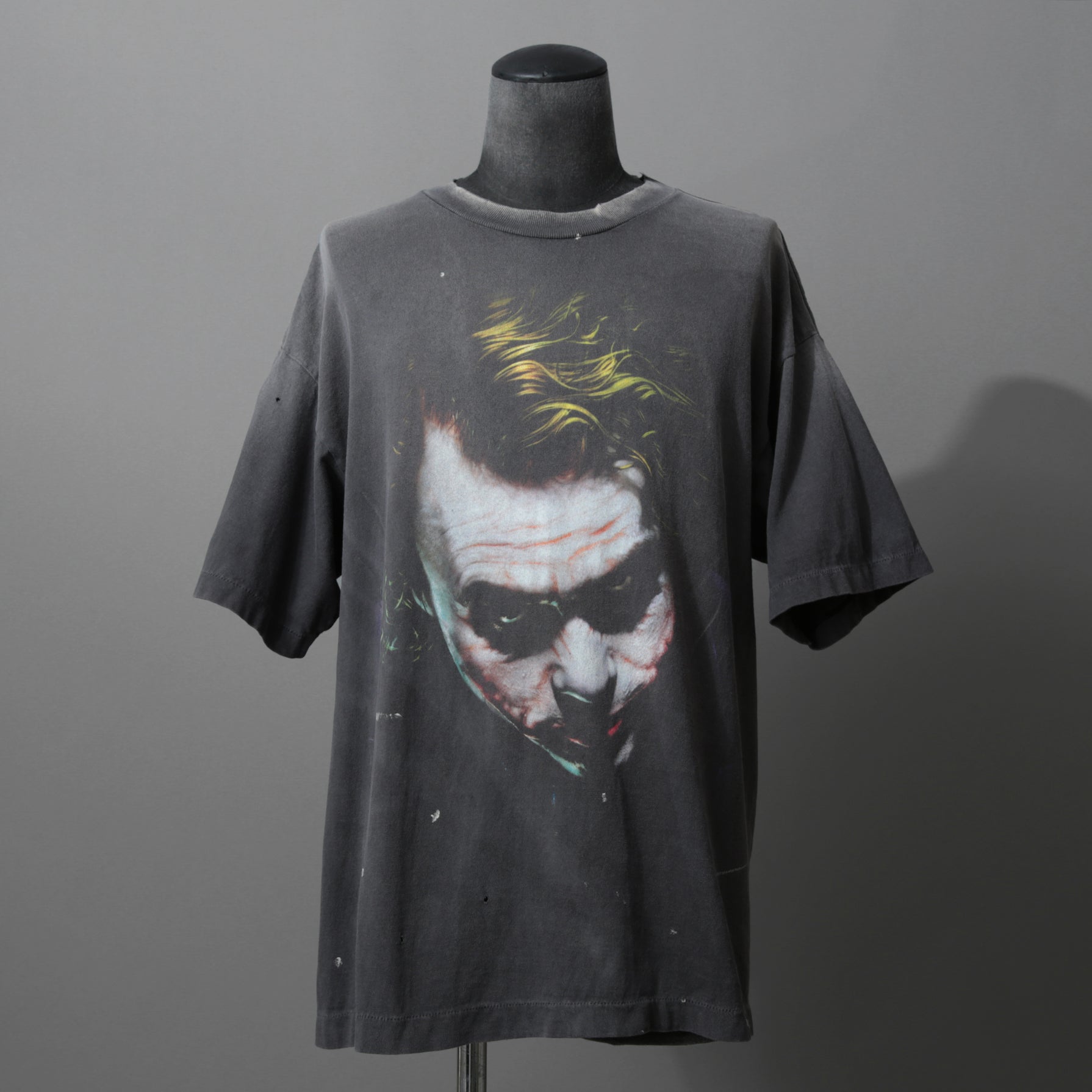SAINT Mxxxxxx セントマイケル / 25SS / ダークナイト コラボ JOKER TEE / ヴィンテージ加工 半袖Tシャツ / SM-HR8-0000-C53 / size L /  BLACK