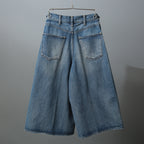 CELINE セリーヌ / 23年モデル 美品 / トリオンフ チェーン装飾 ユニオンウォッシュ デニム キュロット / ハーフ パンツ / 2N426-930F-07UW / size 27 (INDIGO)