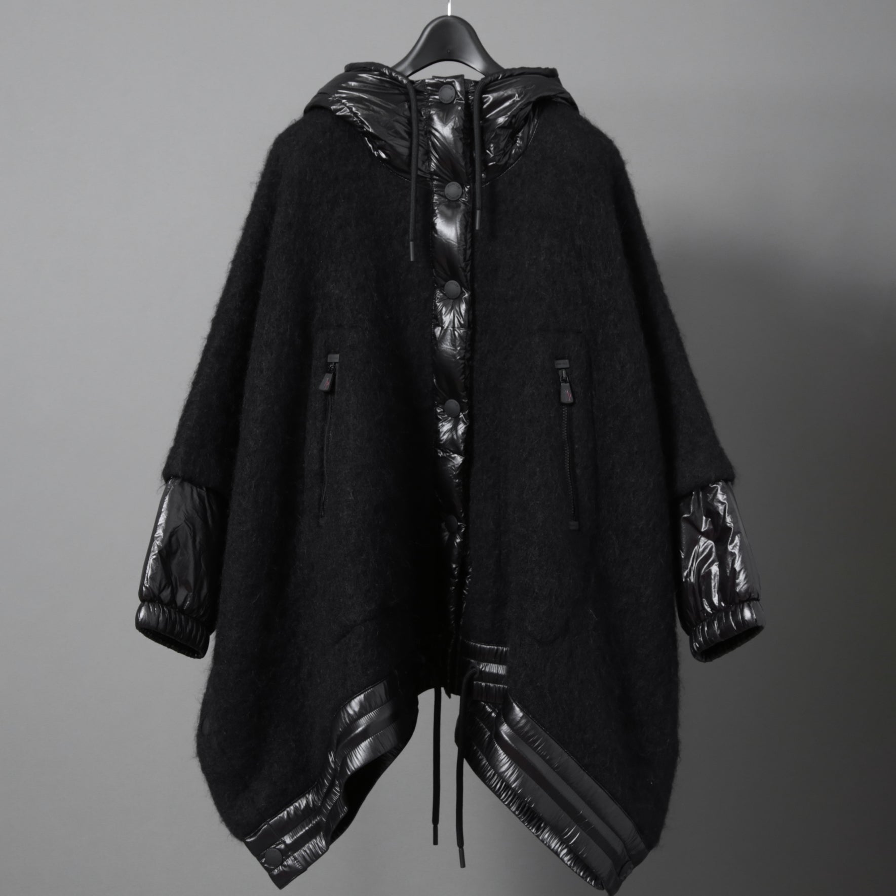 MONCLER モンクレール /  2022-2023AW / GRENOBLE MANTELLA グルノーブル マンテラ / ウール モヘア アルパカ ニット ポンチョ / ダウン入り   / size FREE (BLACK)