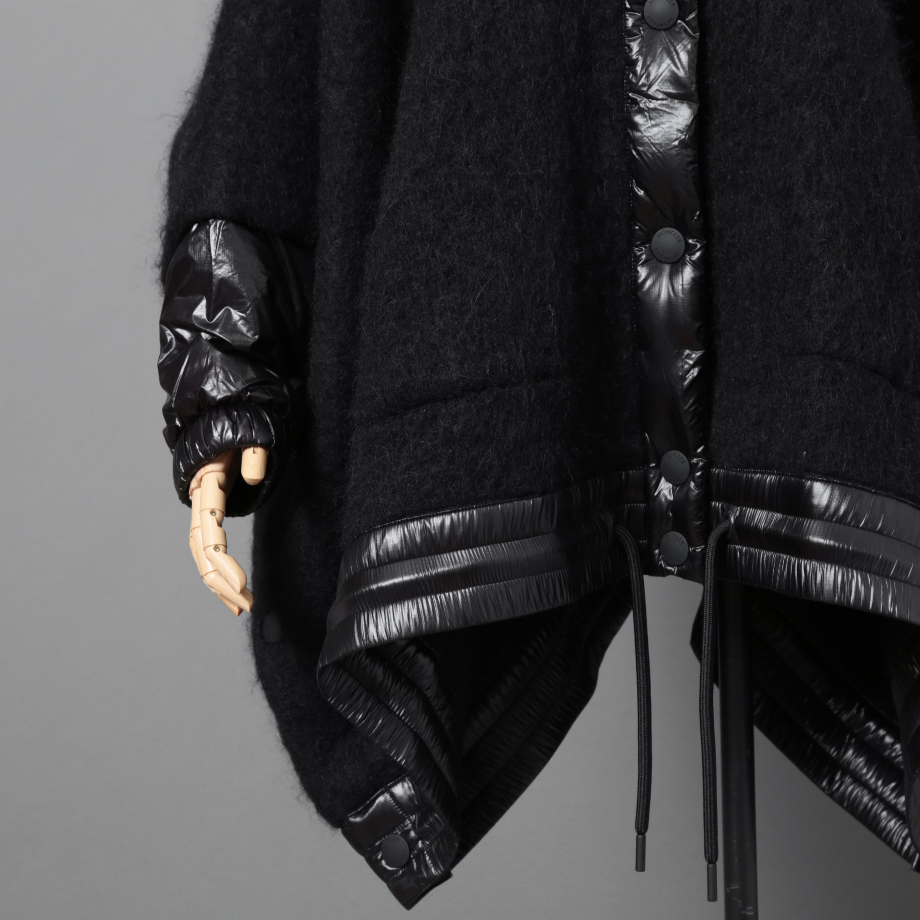 MONCLER モンクレール /  2022-2023AW / GRENOBLE MANTELLA グルノーブル マンテラ / ウール モヘア アルパカ ニット ポンチョ / ダウン入り   / size FREE (BLACK)