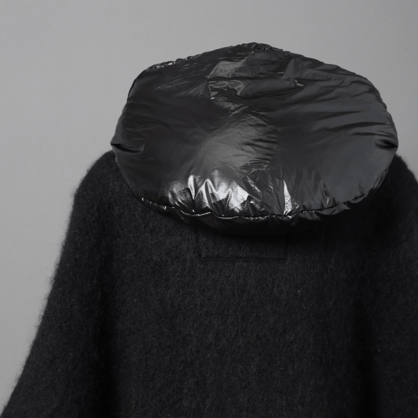 MONCLER モンクレール /  2022-2023AW / GRENOBLE MANTELLA グルノーブル マンテラ / ウール モヘア アルパカ ニット ポンチョ / ダウン入り   / size FREE (BLACK)