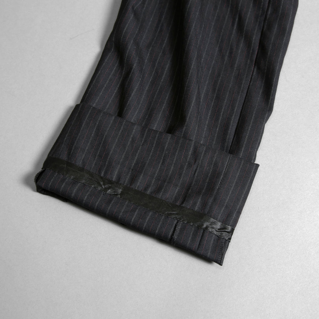 Geoffrey B.Small ジェフリー ビースモール / 24AW 美品 HUSE 別注 / advanced drop-crotch tailored cargo pocket trouser / Biella 100% wool Tasmania 120'sカーゴパンツ / size 42  (hand wash dark grey w/blue & purple stripe)