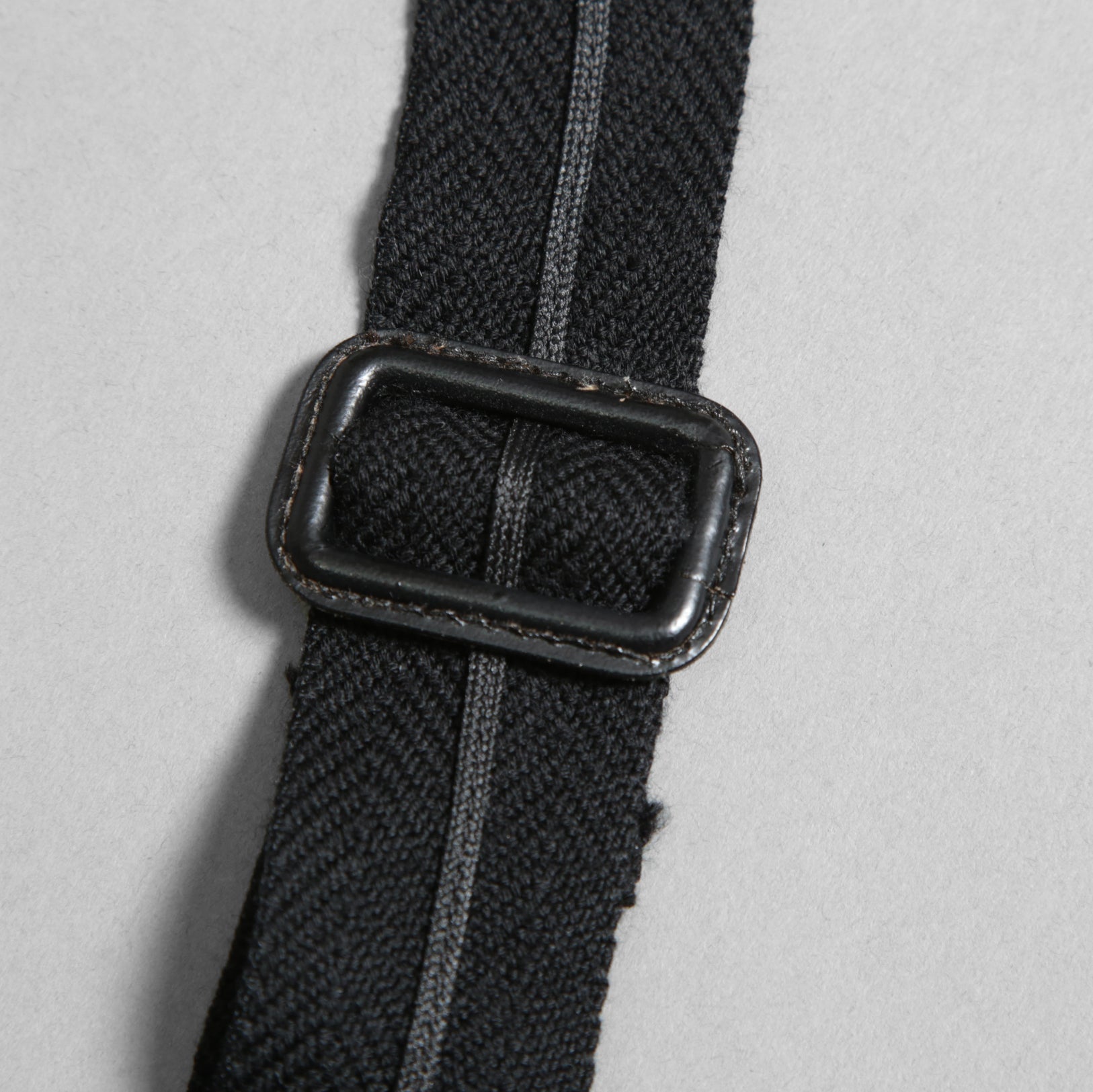 Geoffrey B.Small ジェフリー ビースモール / 24AW 美品 HUSE 別注 / advanced drop-crotch tailored cargo pocket trouser / Biella 100% wool Tasmania 120'sカーゴパンツ / size 42  (hand wash dark grey w/blue & purple stripe)