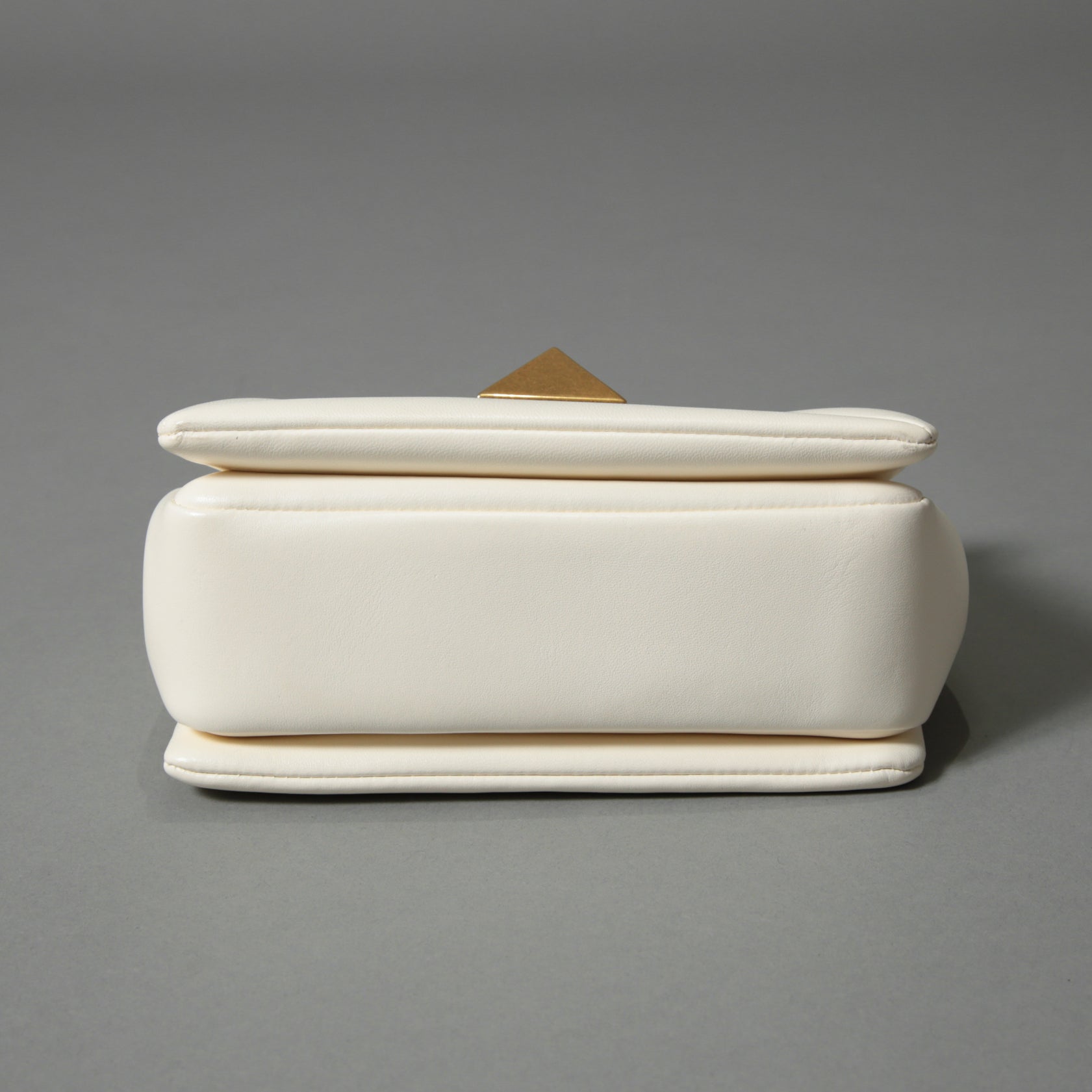 VALENTINO ヴァレンティノ / 22SS 美品 ワンスタッズ バッグ ショルダーバッグ ナッパレザー チェーンバッグ / IVORY 国内正規品