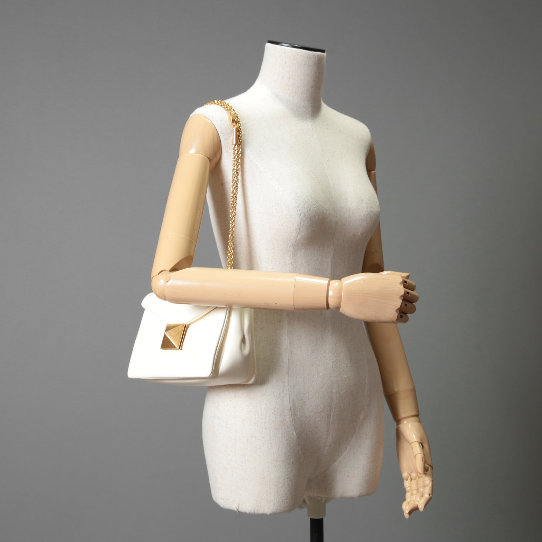 VALENTINO ヴァレンティノ / 22SS 美品 ワンスタッズ バッグ ショルダーバッグ ナッパレザー チェーンバッグ / IVORY 国内正規品