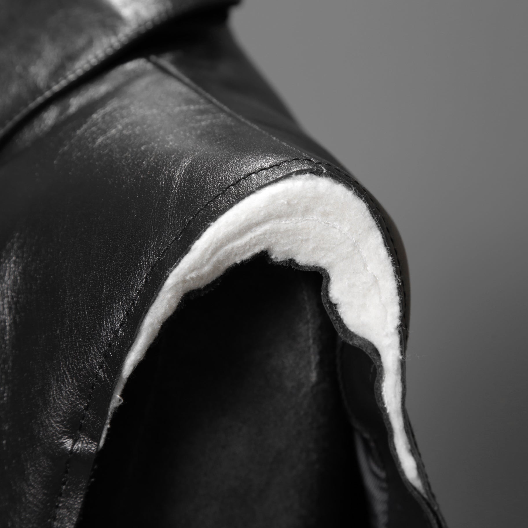 MM6 Maison Margiela メゾン マルジェラ / 23SS 美品 シープレザー ベスト / S52FB0056 / size 44 (BLACK) 国内正規品