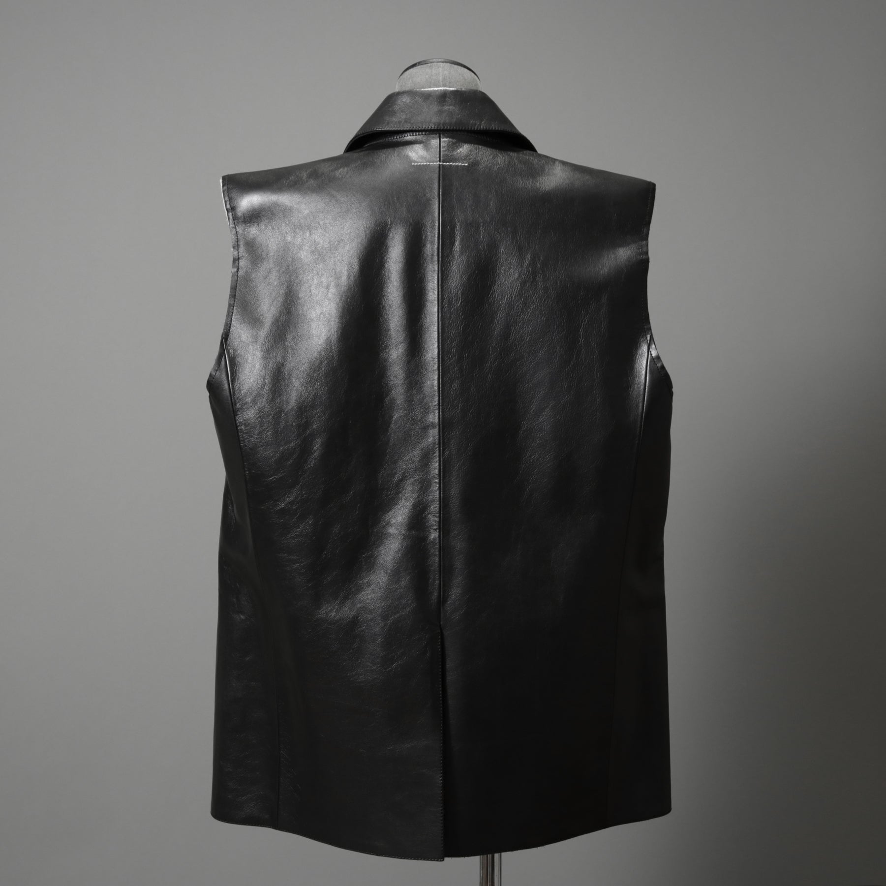 MM6 Maison Margiela メゾン マルジェラ / 23SS 美品 シープレザー ベスト / S52FB0056 / size 44 (BLACK) 国内正規品