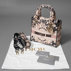 Dior クリスチャンディオール / 2021年リゾートコレクション 美品 Tie & Dior / Lady D-Lite レディ D-ライト ミディアム バッグ / キャンバス タイダイ柄 刺繍 / (PINK x NAVY) 3WAY トート ショルダー