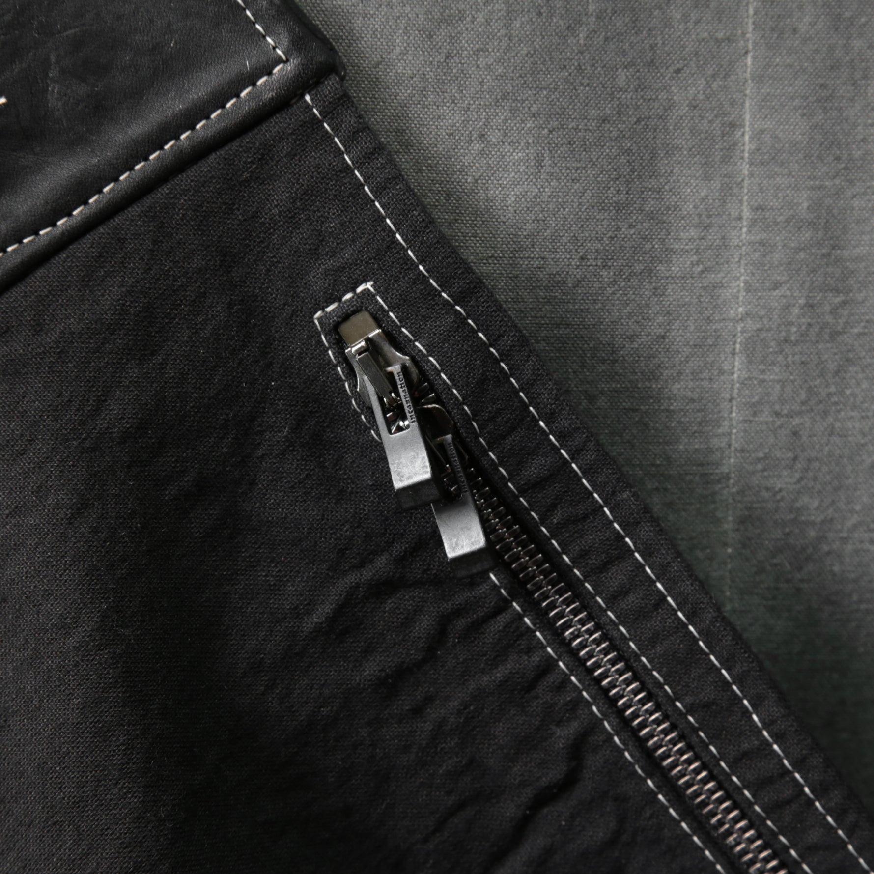 incarnation インカネーション / 美品 Garage eden別注/ Object dyed W POCKET with SNAT PACK PANTS / size S (BLACK)